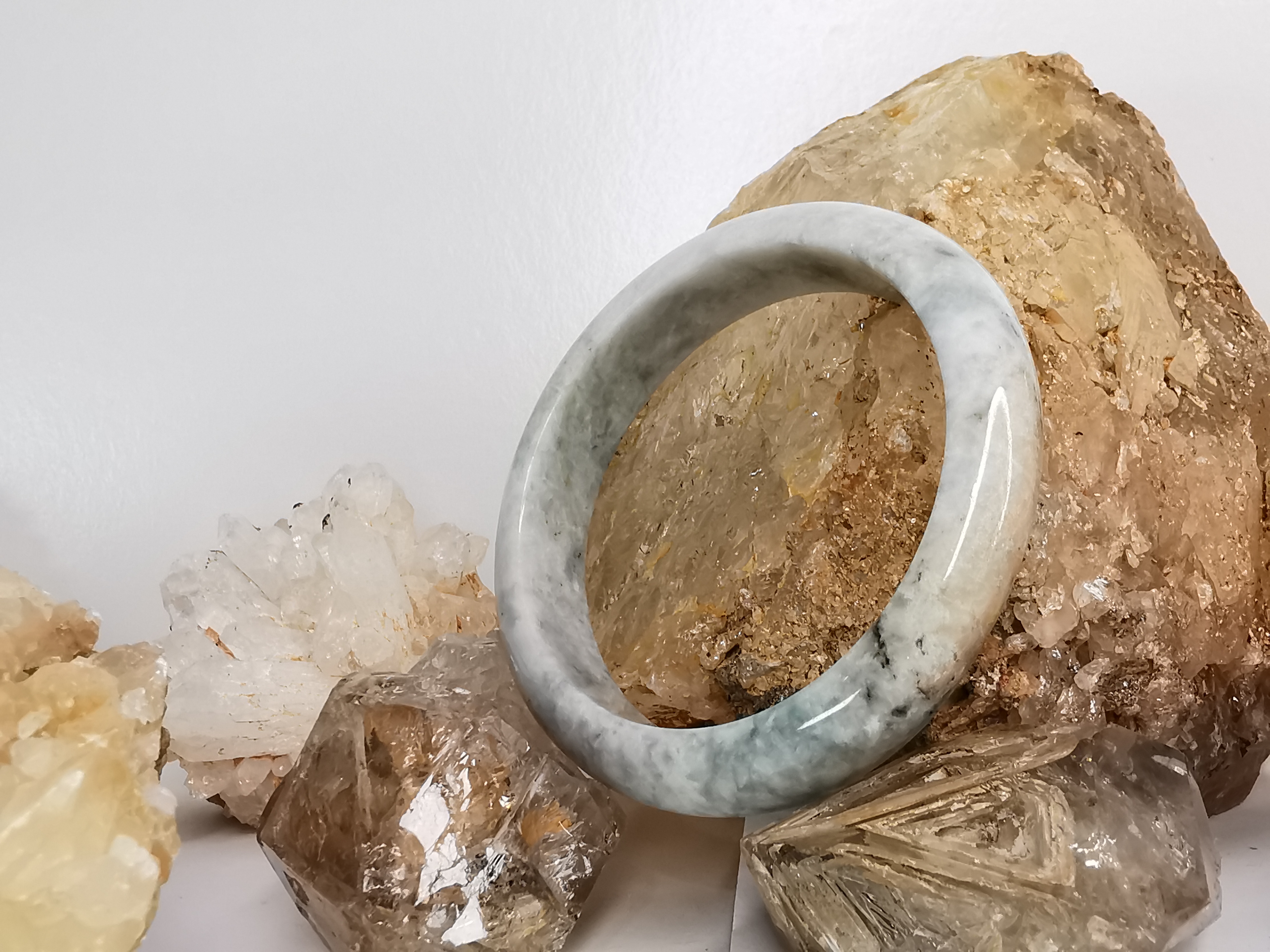 White Green Yellow Brown Jade Bangle กำไลหยกเจไดต์แท้ Diameter/ เส้นผ่านศูนย์กลางด้านใน 57 mm.