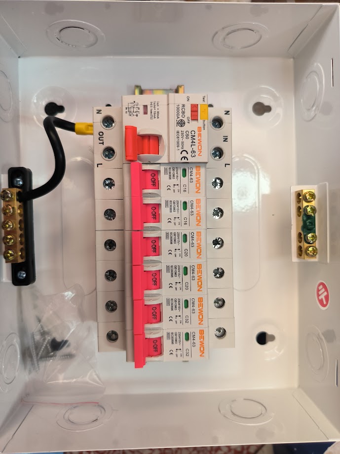 ตู้คอนซูเมอร์ ตู้ไฟฟ้า RCBO BEWON 6ช่อง พร้อมลูกและ MAINเบรกเกอร์ ครบชุดพร้อม เมน63Aและลูกเซอร์กิต 6 ลูกครบชุด