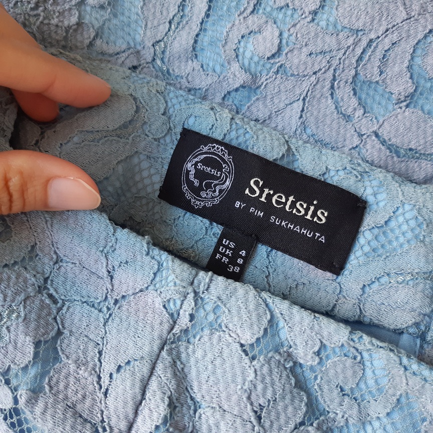 กางเกงขาสั้นลูกไม้สีฟ้าอมเทา แบรนด์ Sretsis