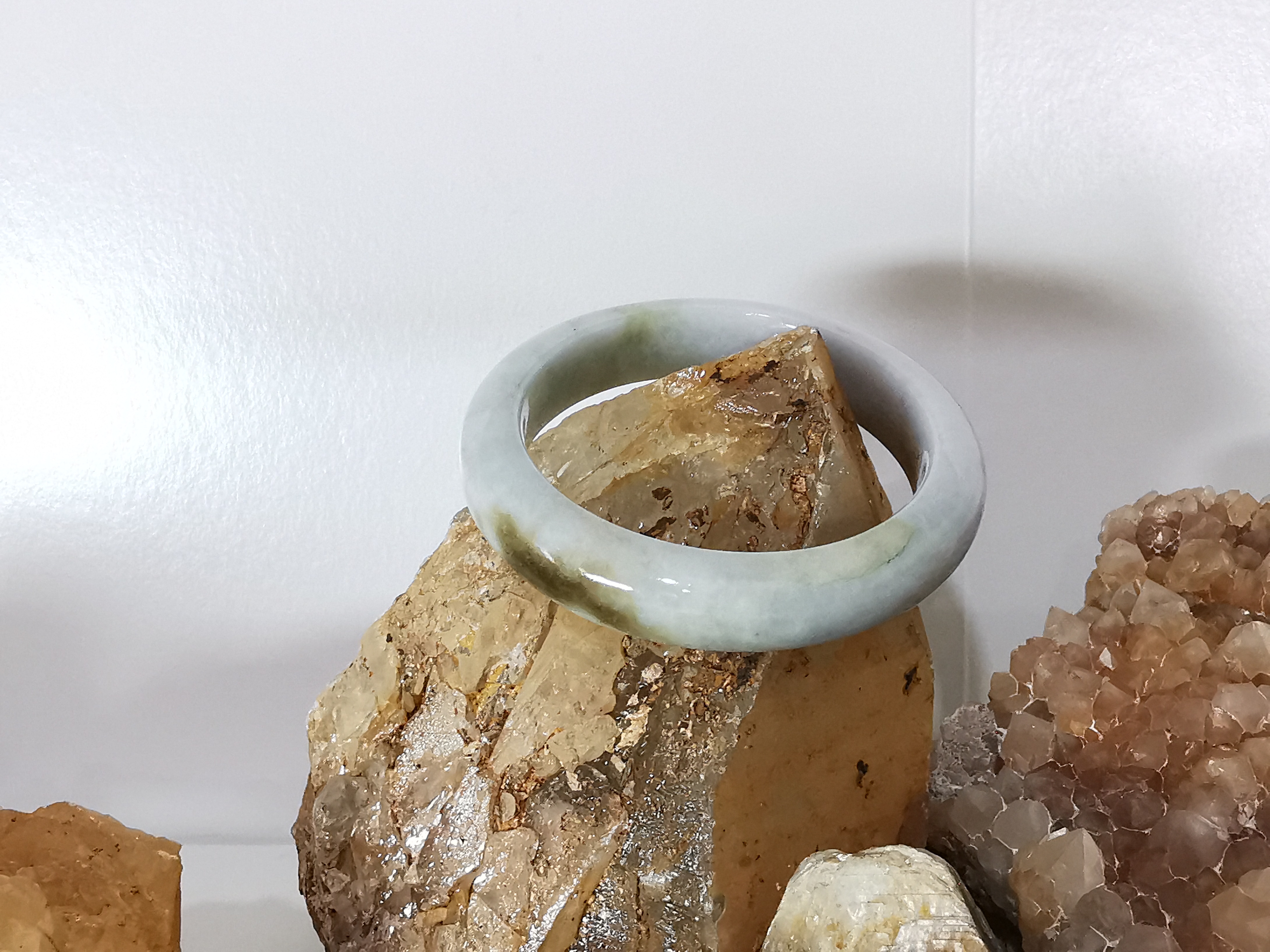 White Green Brown Bangle กำไลหยกเจไดต์แท้ Diameter/ เส้นผ่านศูนย์กลางด้านใน 55 mm.*