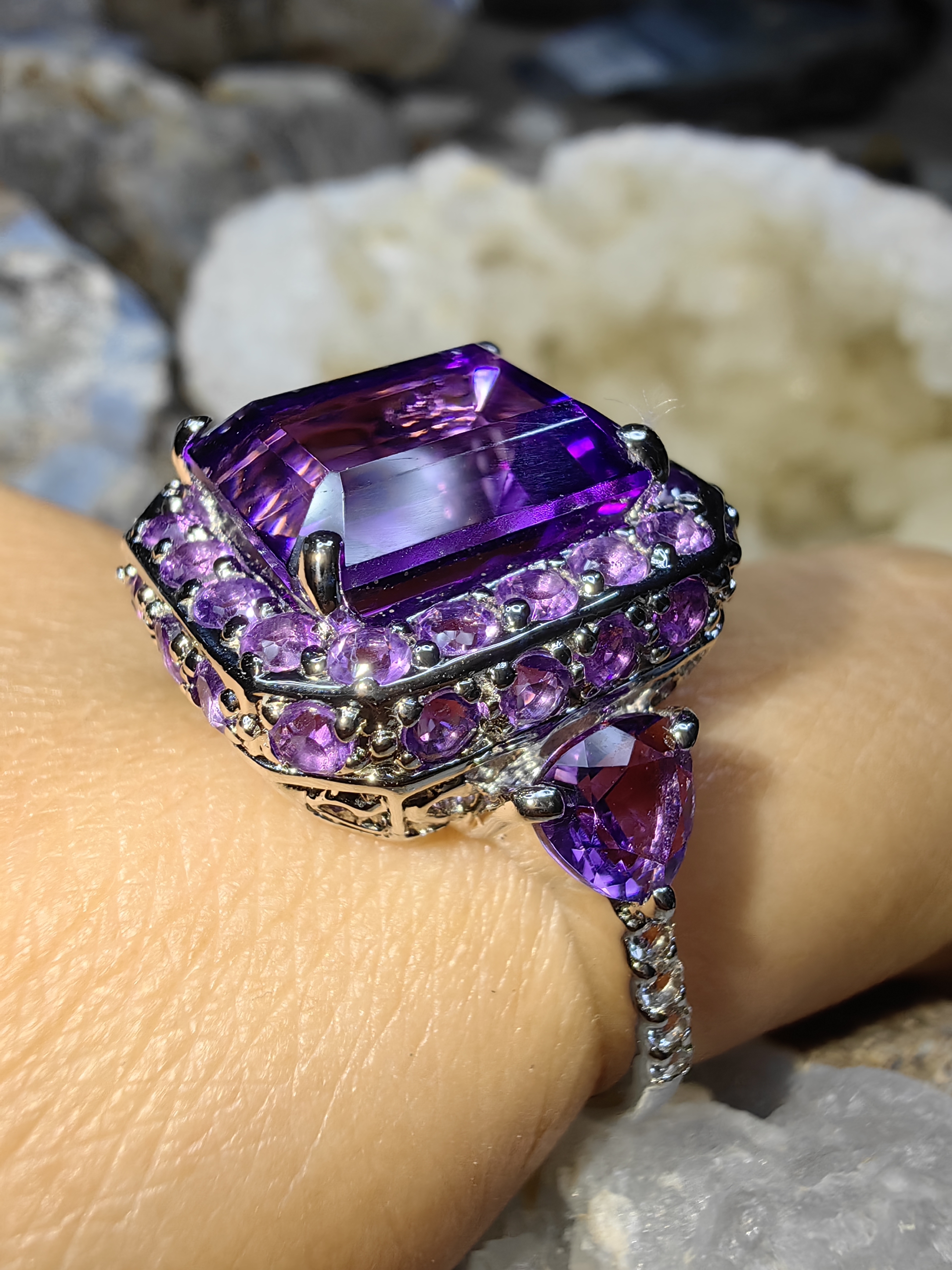 AMETHYST WHITE TOPAZ RING