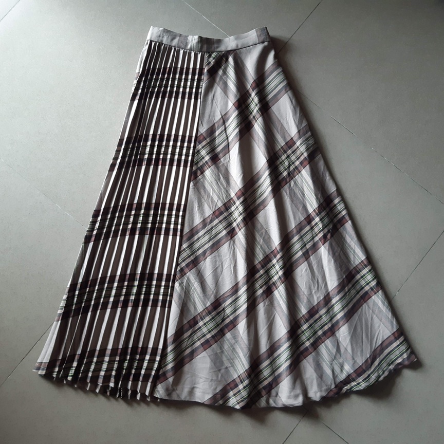 กระโปรงยาวลายสก็อต งานเก๋มาก