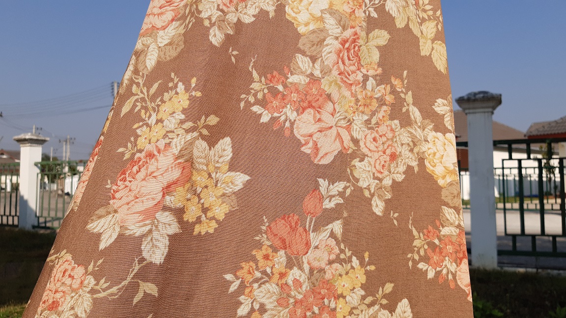 กระโปรงยาวลายดอกไม้