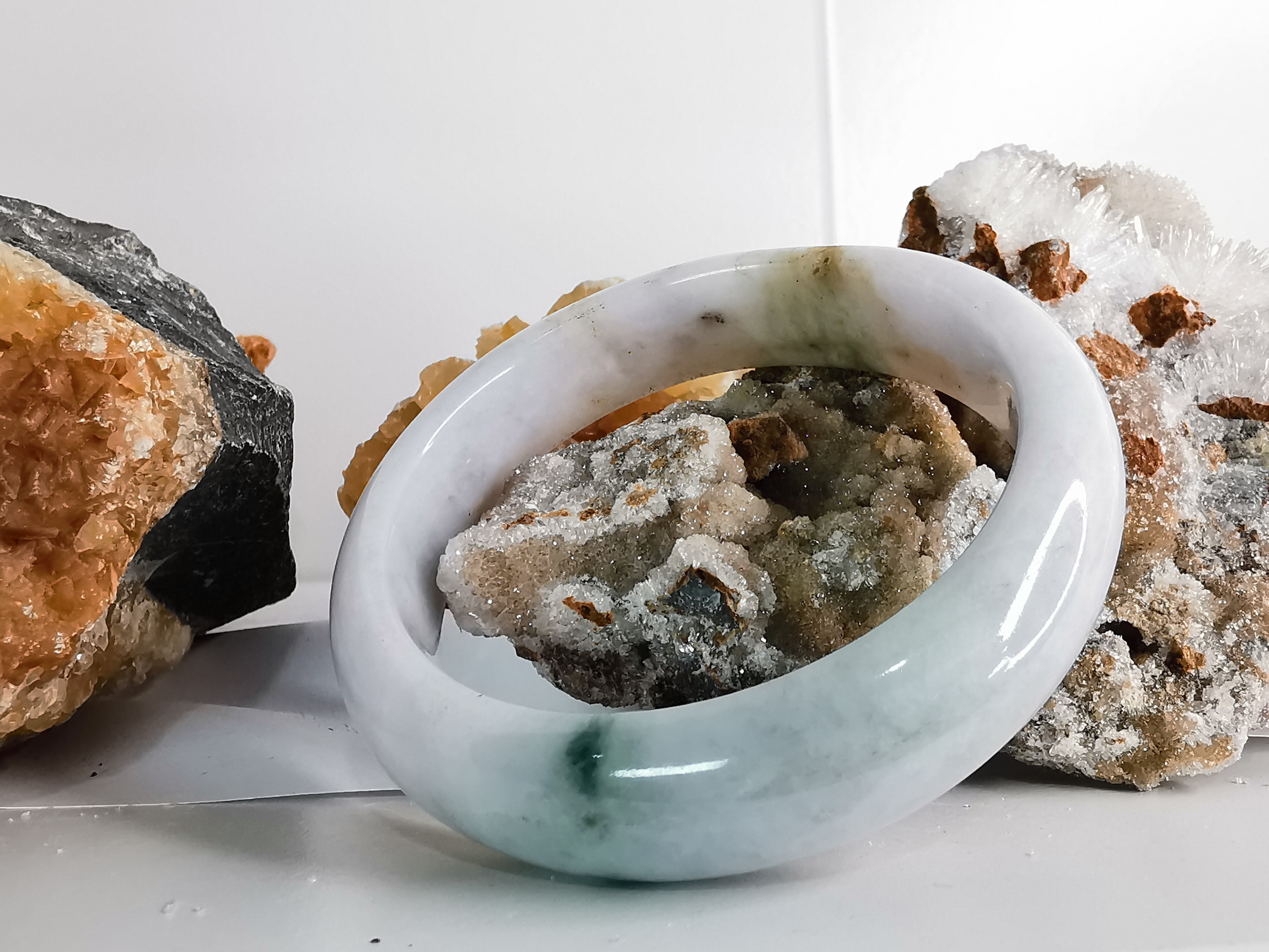 White Green Jade Bangle กำไลหยกเจไดต์แท้ Diameter/ เส้นผ่านศูนย์กลางด้านใน 56 mm.