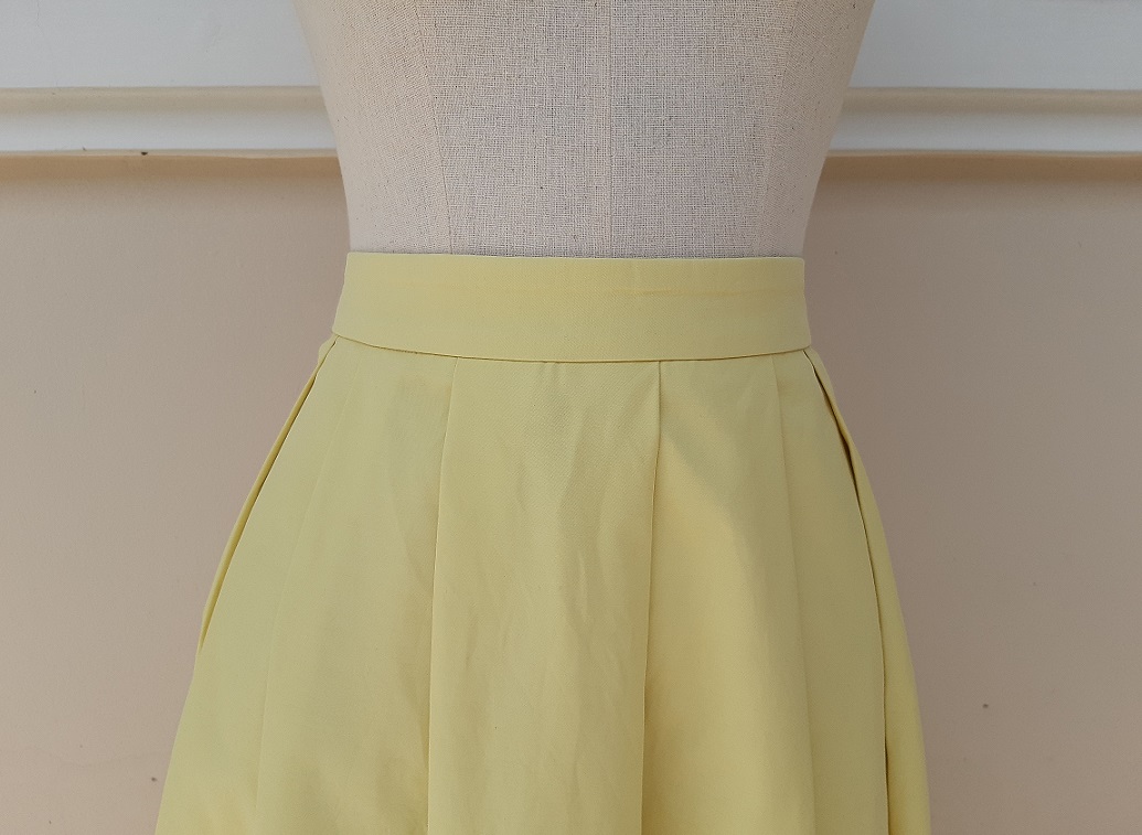 กระโปรงสาวอวบสีเหลืองแบรนด์ GU แท้