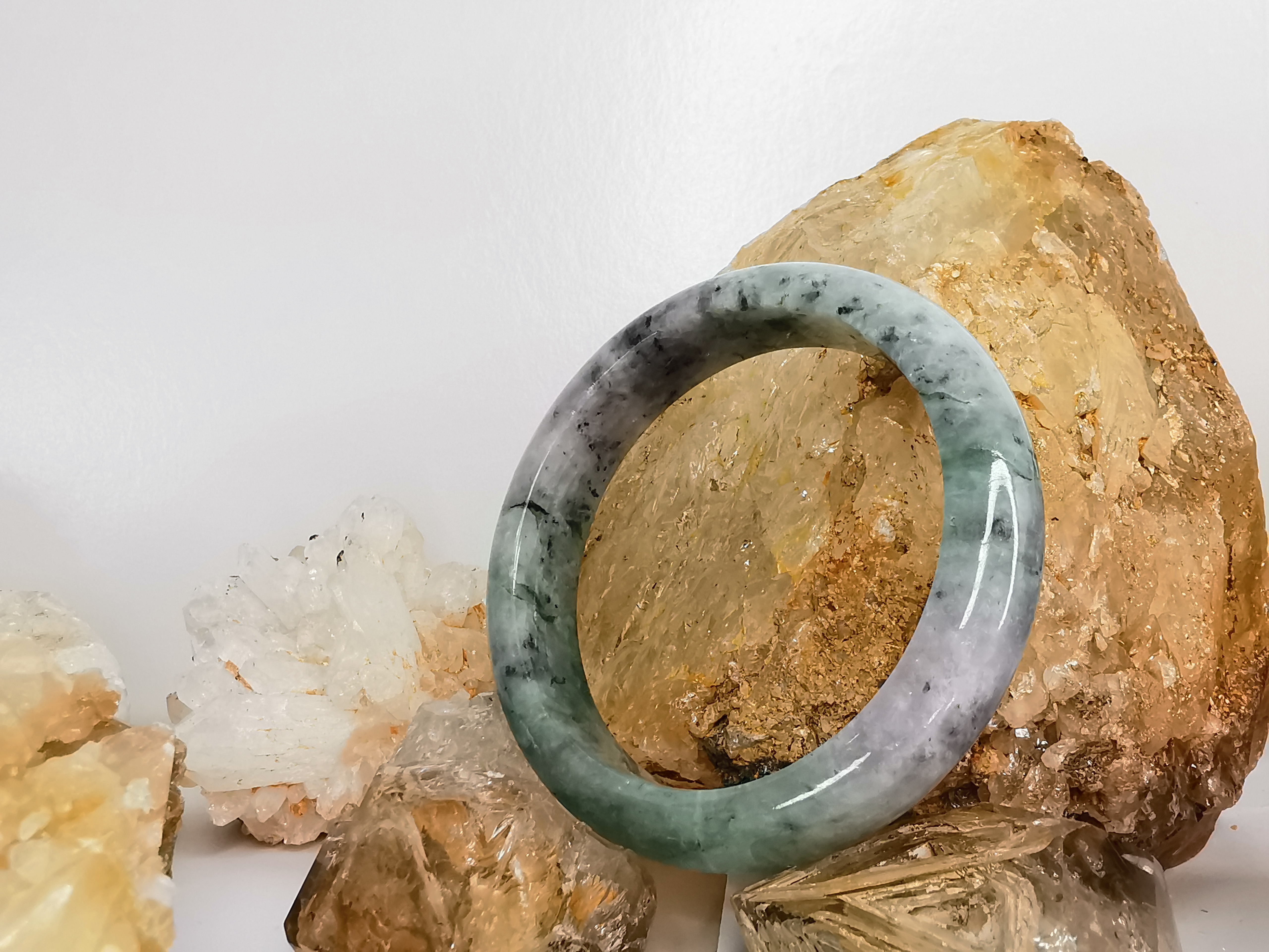 Green Grey Bangle กำไลหยกเจไดต์แท้ Diameter/ เส้นผ่านศูนย์กลางด้านใน 59 mm*.