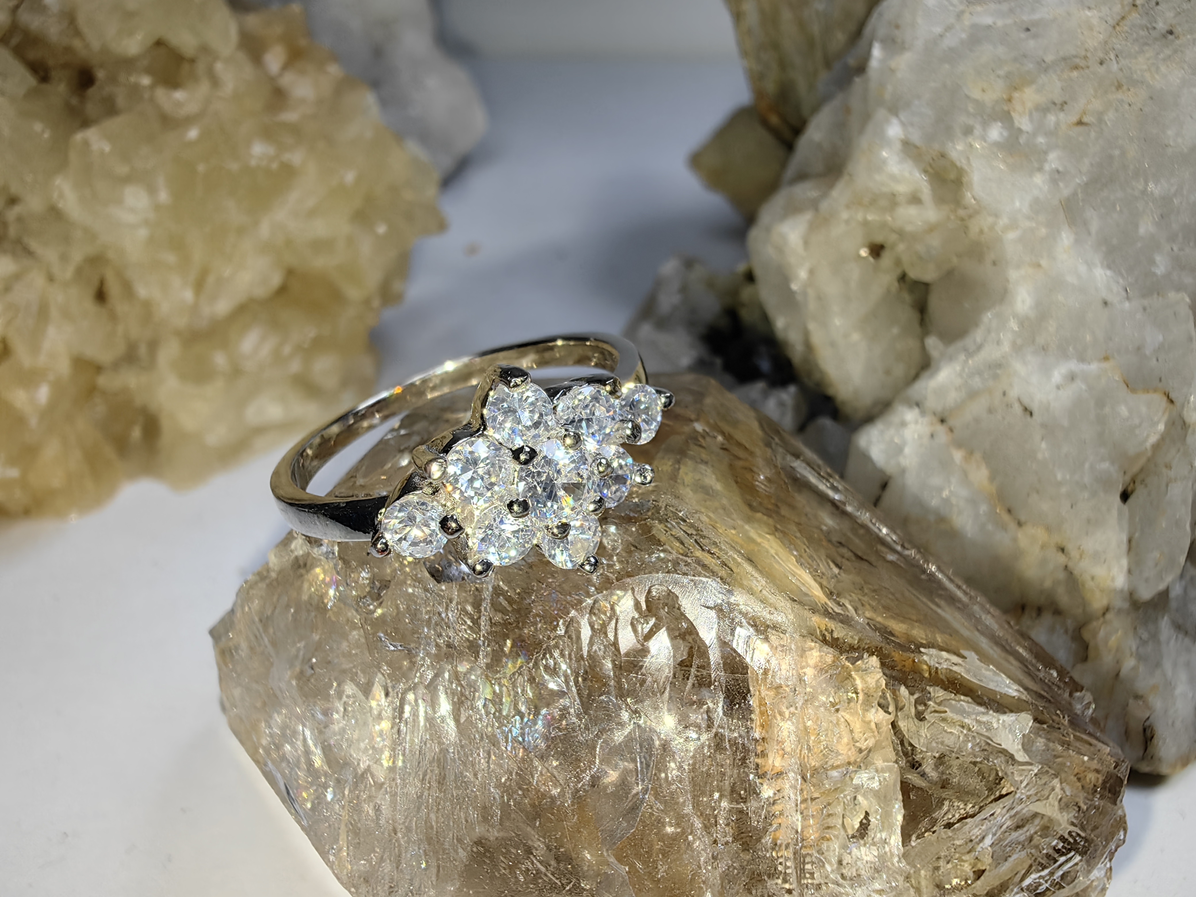 แหวนเพชร CZ เงินแท้ 92.5% Cubic Zirconia 925 Sterling Silver Ring Size 55