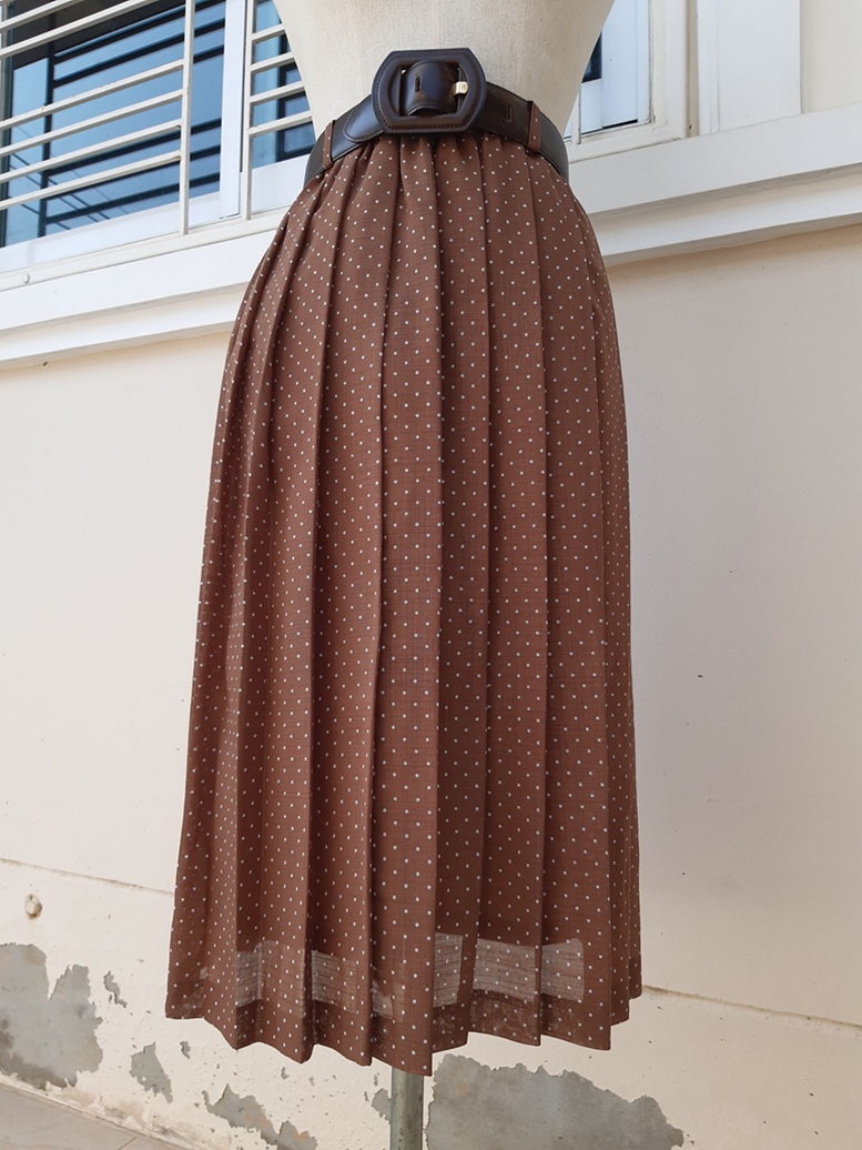 กระโปรงพลีทลายจุดสีน้ำตาล