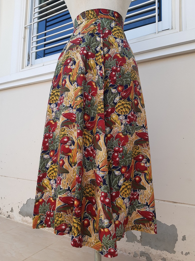กระโปรงวินเทจลายผลไม้ (Vintage skirt)