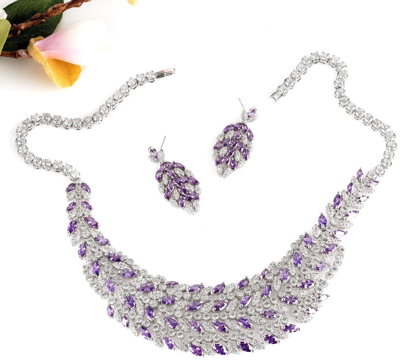 PURPLE SAPPHIRE DIAMOND 18K GOLD NECKLACE EARRING สร้อยคอ ต่างหู แซฟไฟร์สีม่วง ล้อมเพชร ทอง 18K Pre-order