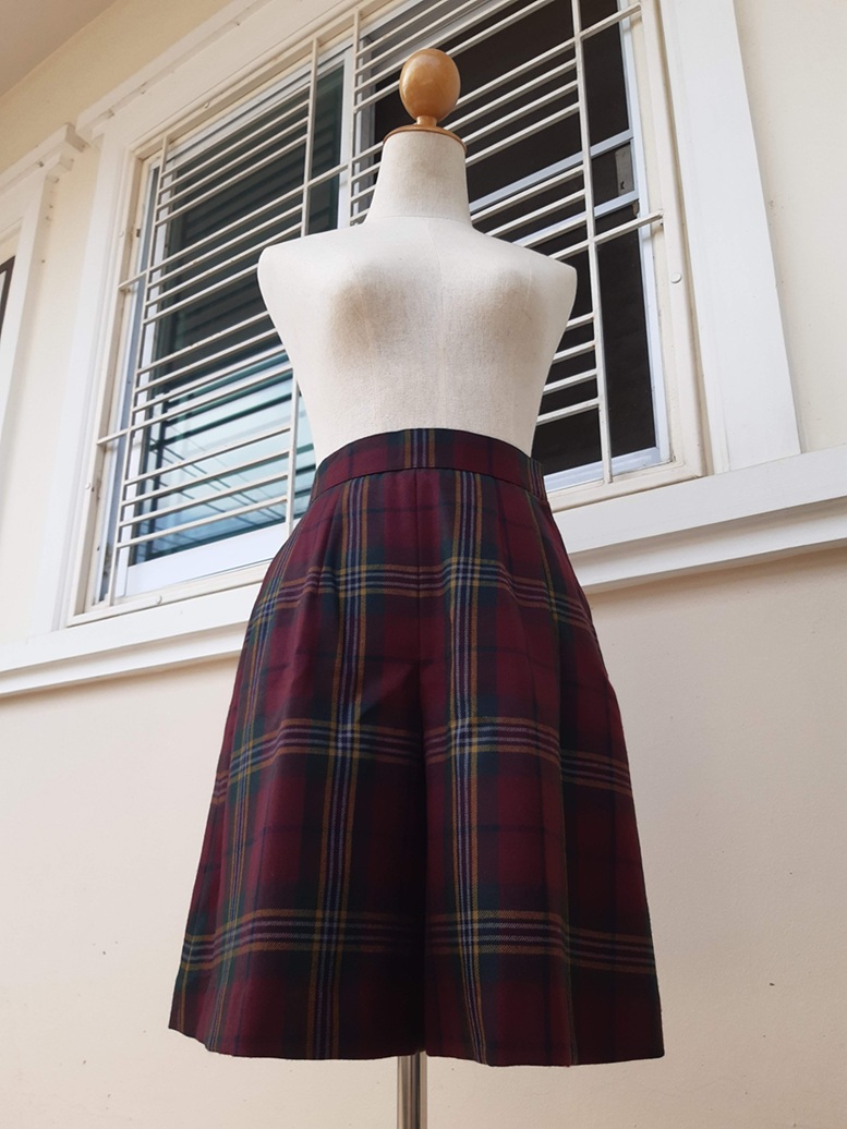 กางเกงคูลอตทรงสั้นลายสก็อตสีม่วงพลัม (Vintage culottes shorts)