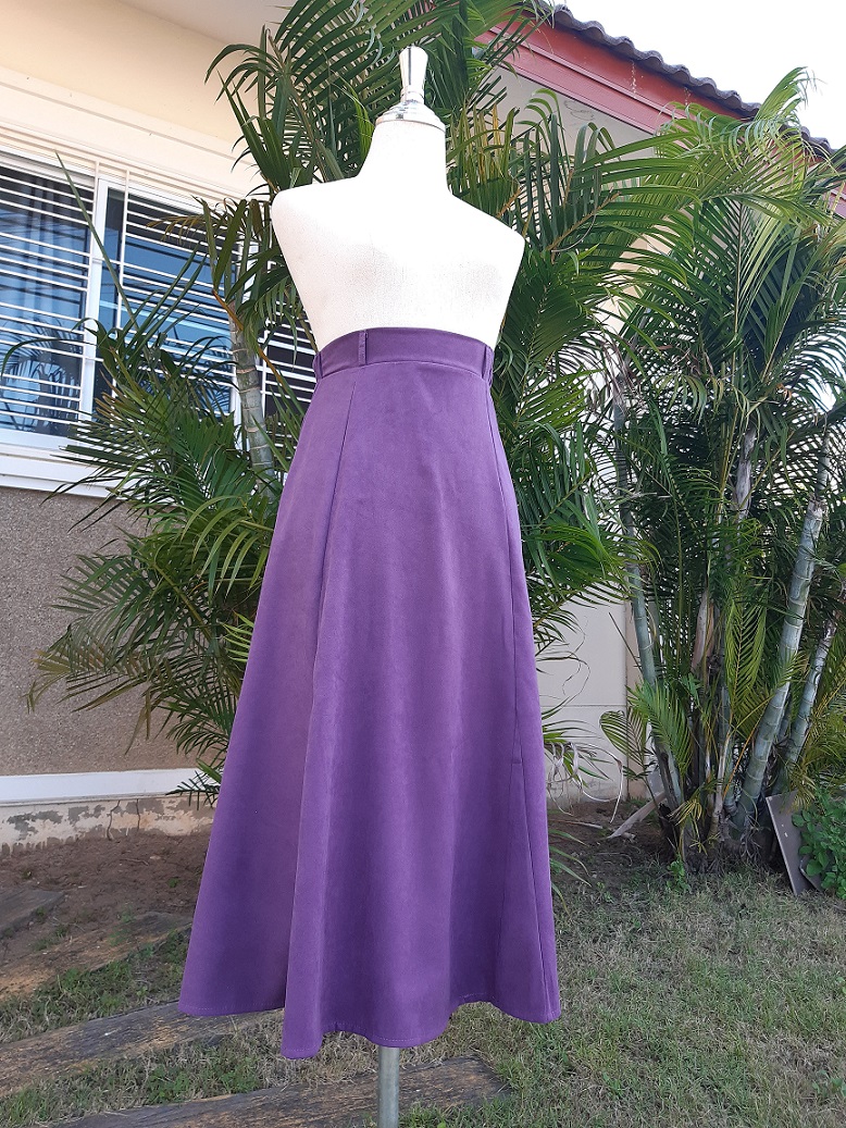 กระโปรงยาวสีม่วง ผ้านุ่มมาก