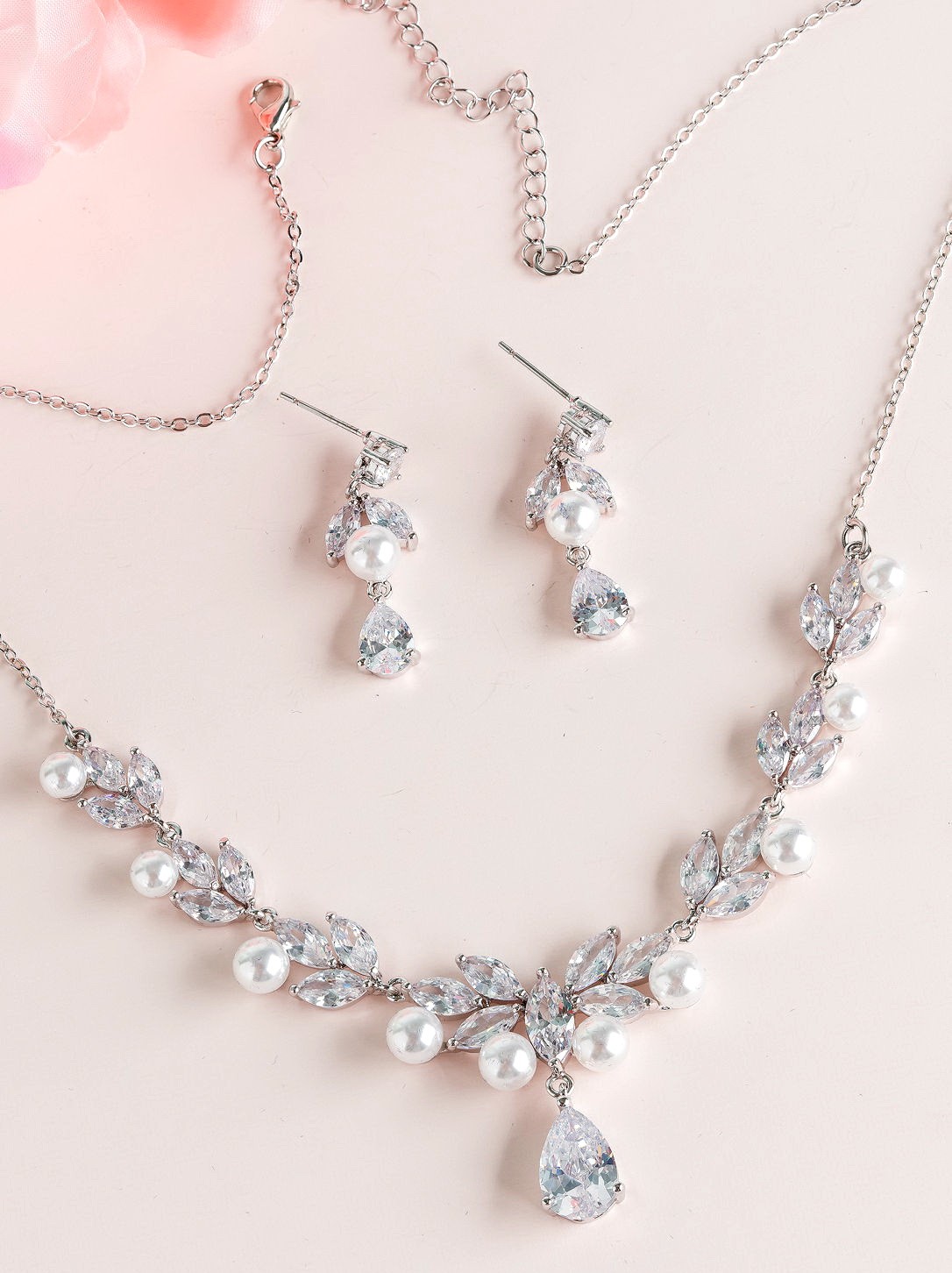 CULTURED PEARL DIAMOND 18K WHITE GOLD NECKLACE สร้อยคอ ต่างหู ไข่มุก เพชร ทอง 18K Pre-order