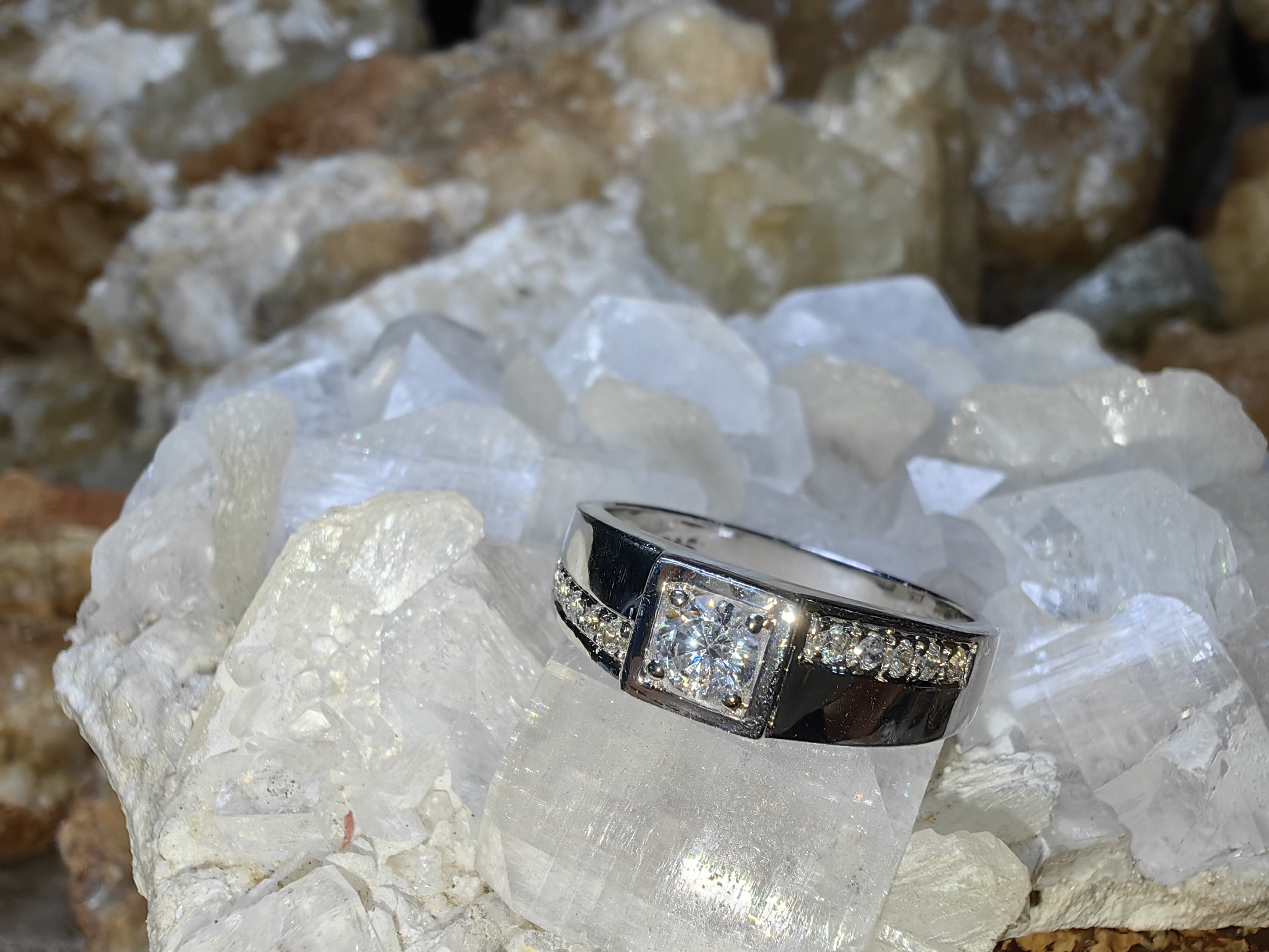 แหวนเพชร CZ เงินแท้ 92.5% Cubic Zirconia 925 Sterling Silver Ring Size 59