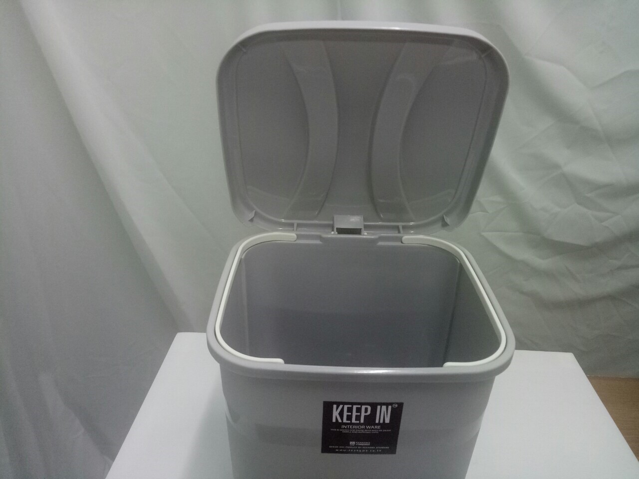 ถังขยะเท้าเหยียบ ทรงเหลี่ยม 16 ลิตร