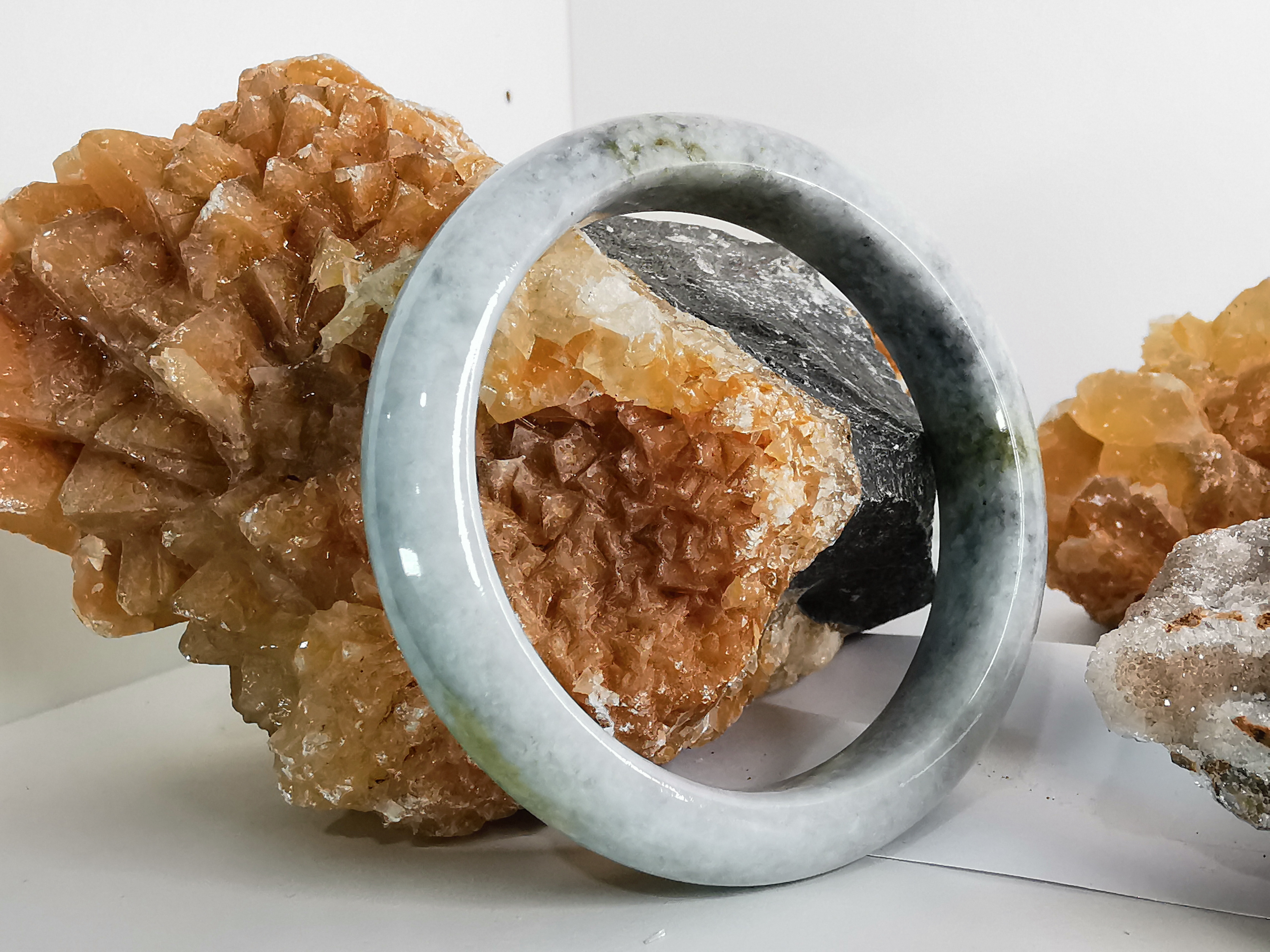 White Grey Green Bangle กำไลหยกเจไดต์แท้ Diameter/ เส้นผ่านศูนย์กลางด้านใน 58 mm.