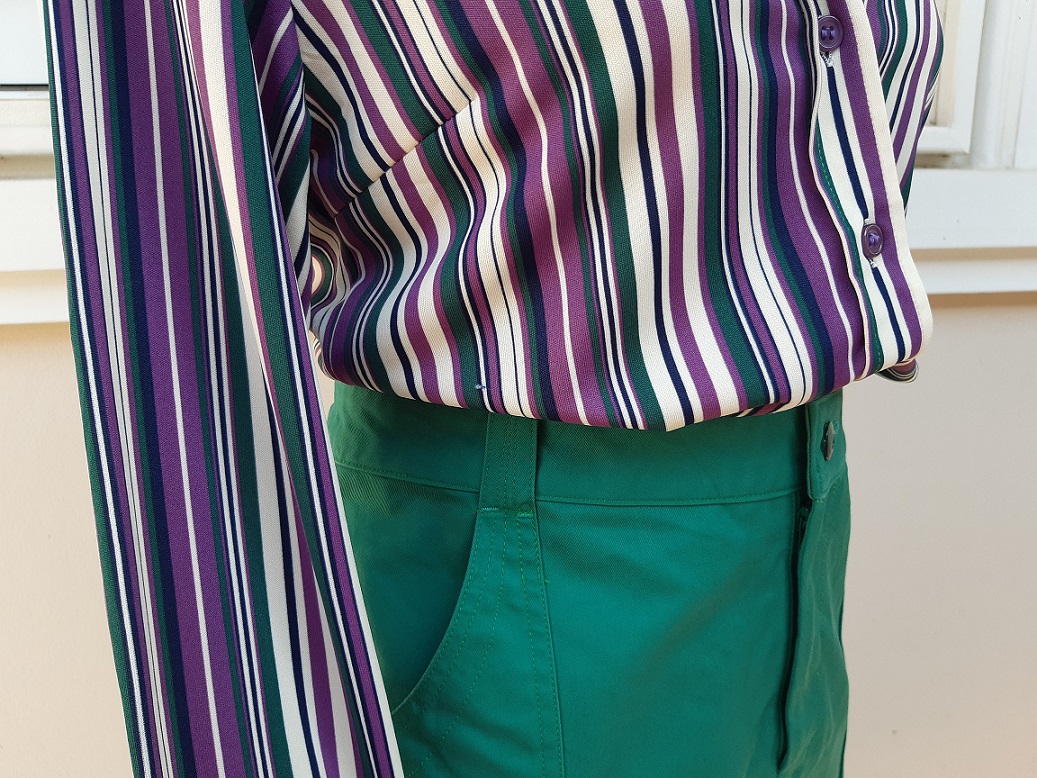 กระโปรงทรงเอสีเขียว