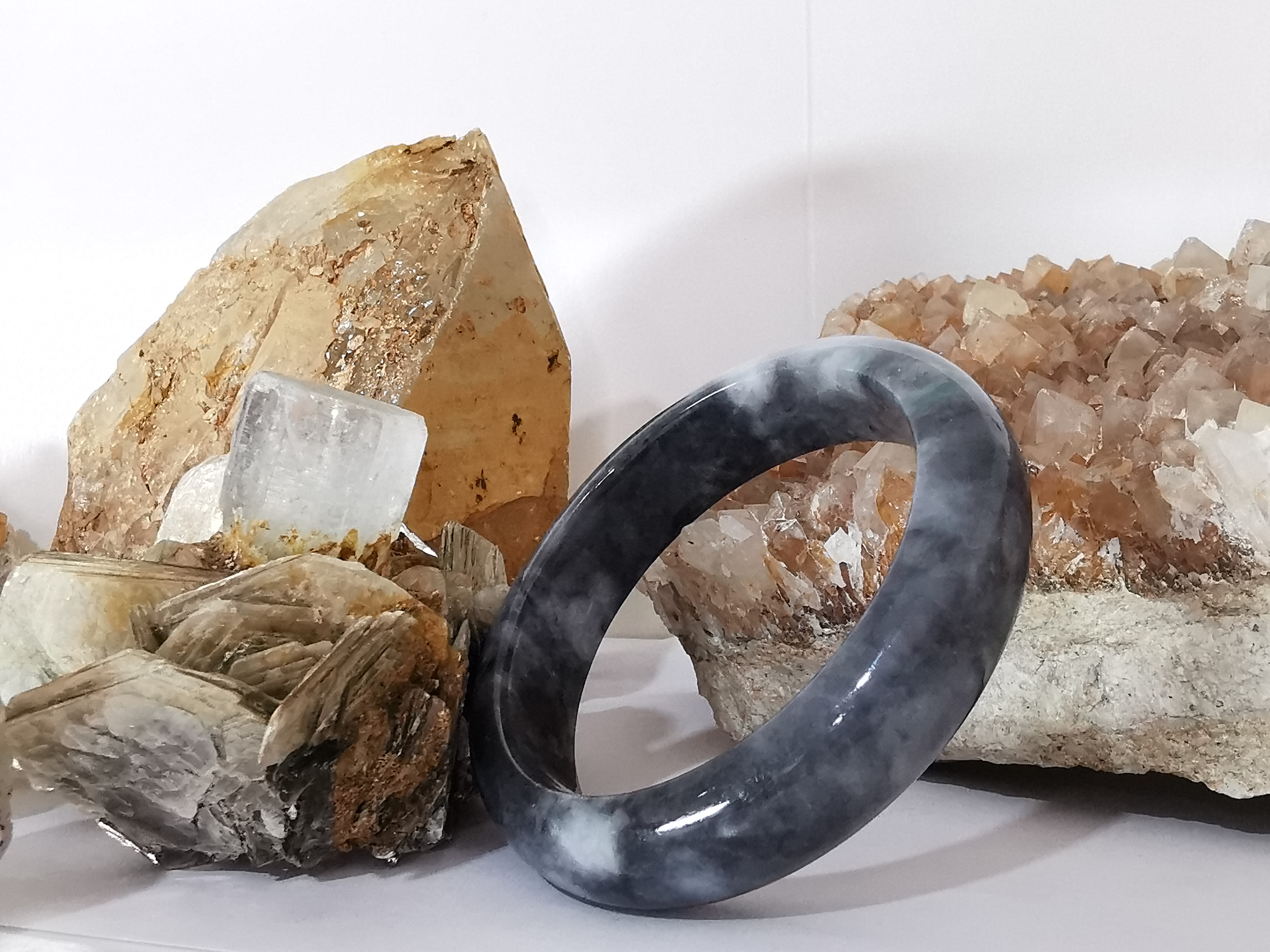 Black Grey White Green Bangle กำไลหยกเจไดต์แท้ Diameter/ เส้นผ่านศูนย์กลางด้านใน 56 mm.