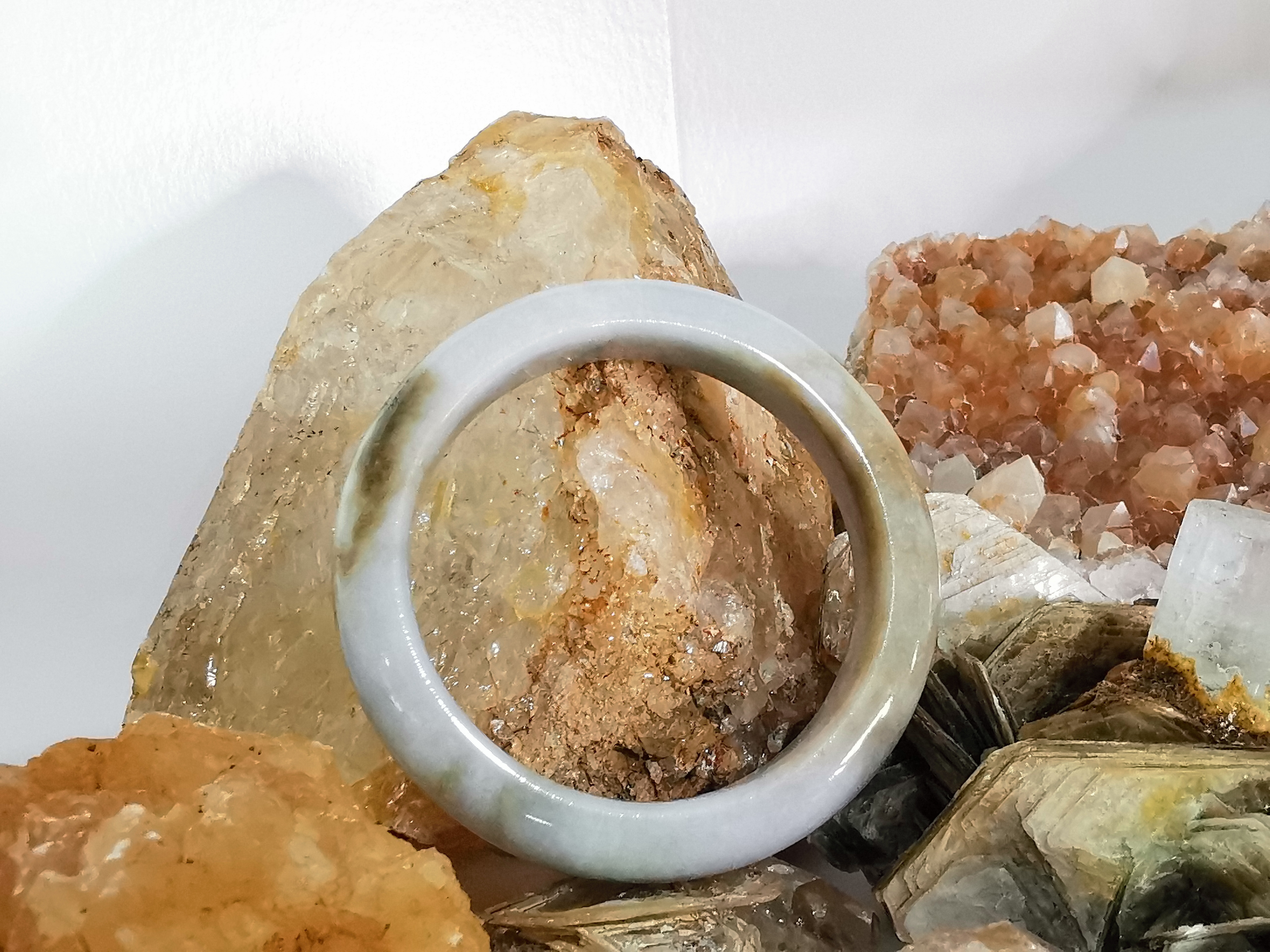 White Green Brown Bangle กำไลหยกเจไดต์แท้ Diameter/ เส้นผ่านศูนย์กลางด้านใน 55 mm.*