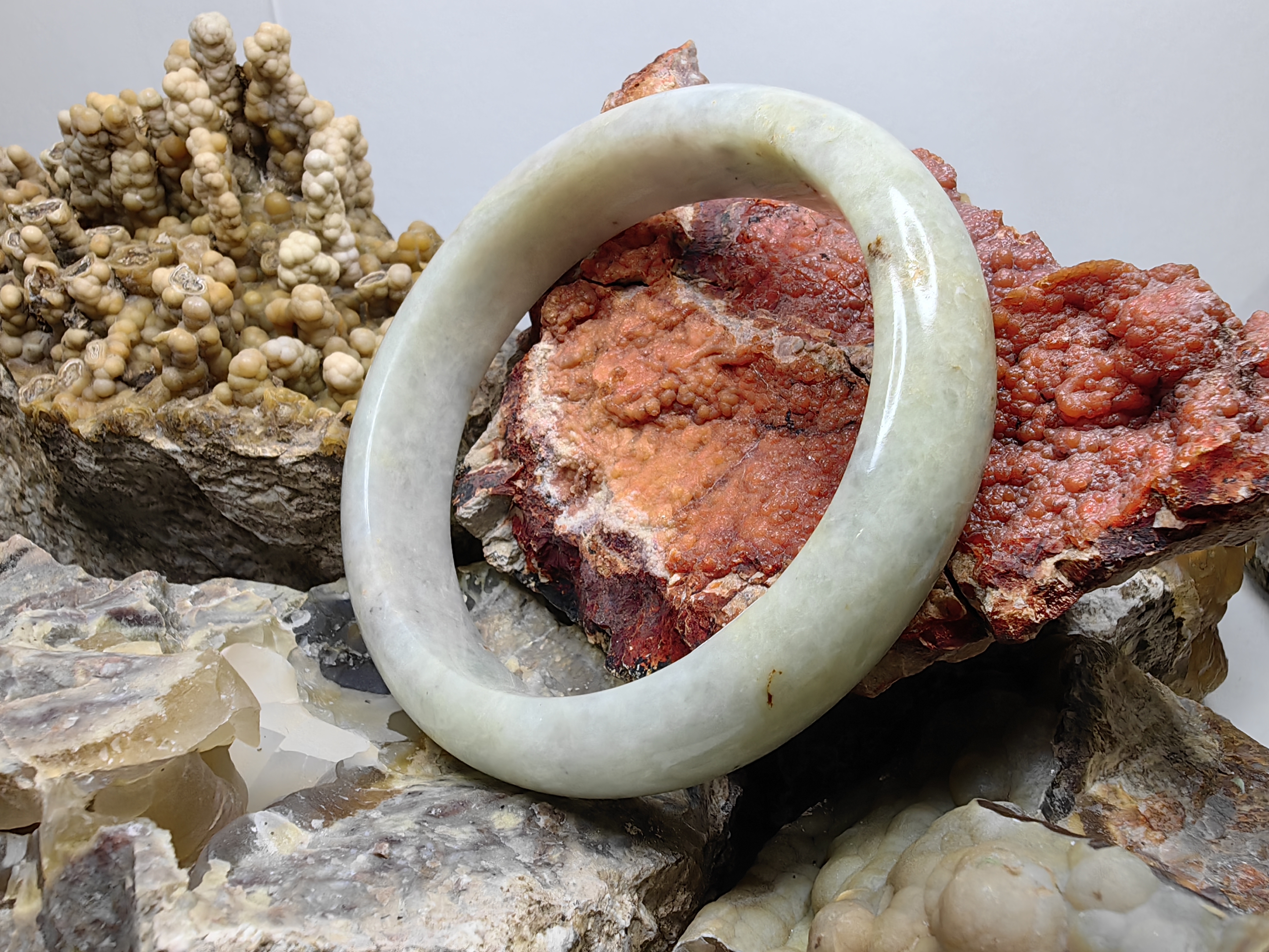 Burmese Jadeite Bangle Size 63 กำไลหยกเจไดต์พม่า Diameter/ เส้นผ่านศูนย์กลางด้านใน 63 mm.