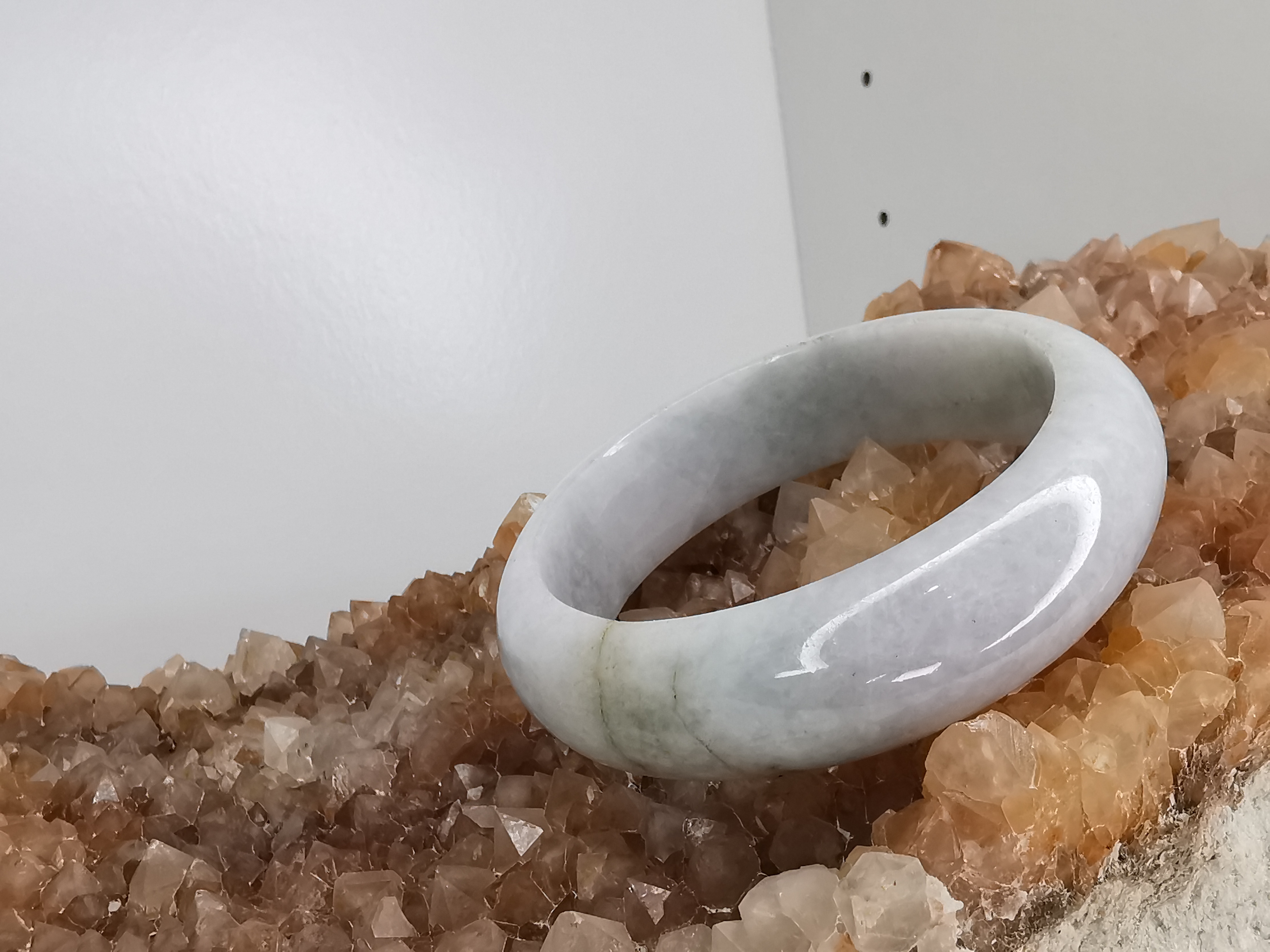 White Green Jade Bangle กำไลหยกเจไดต์แท้ Diameter/ เส้นผ่านศูนย์กลางด้านใน 55 mm.