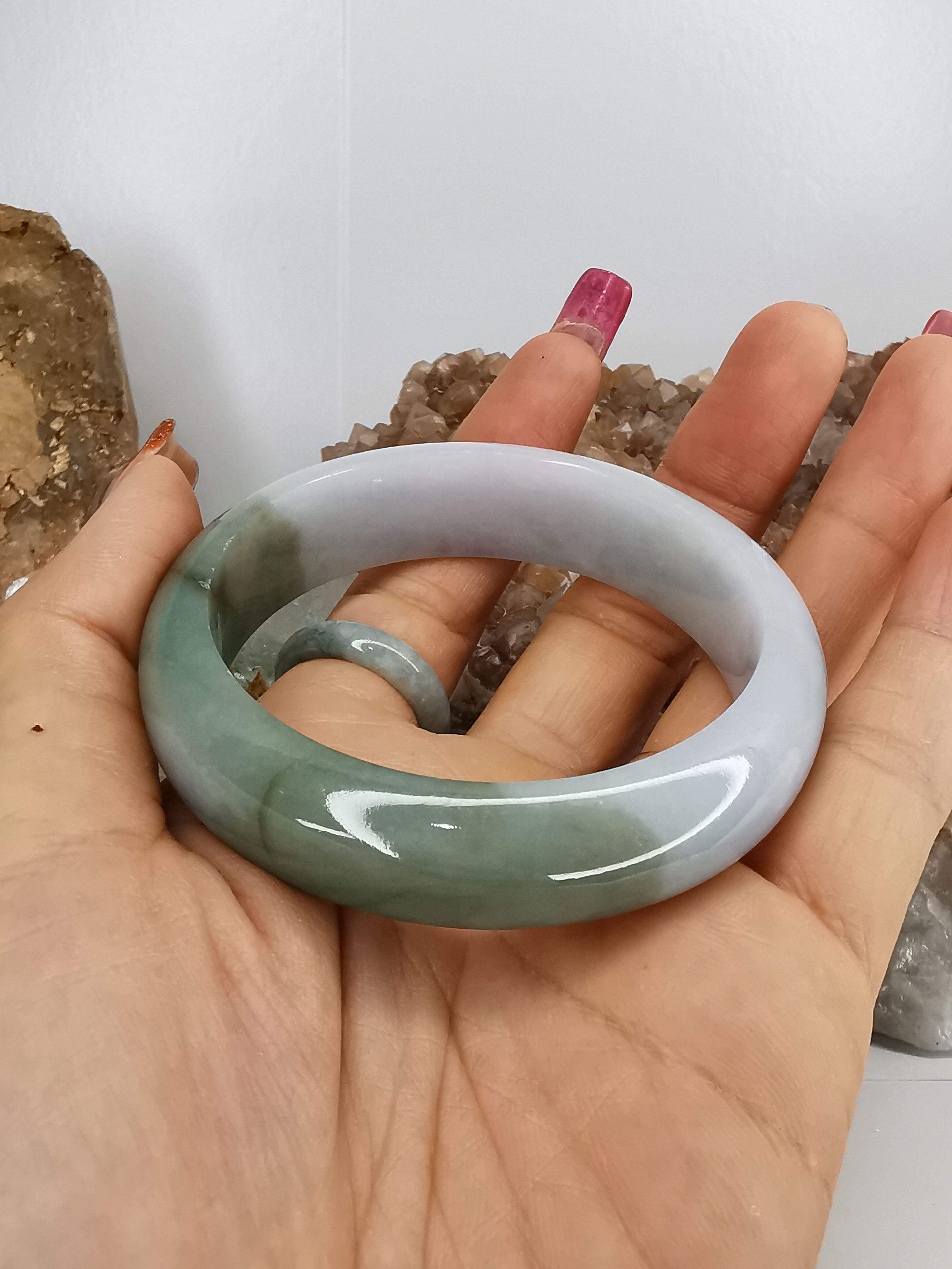 Green White Bangle กำไลหยกเจไดต์แท้ Diameter/ เส้นผ่านศูนย์กลางด้านใน 55 mm.