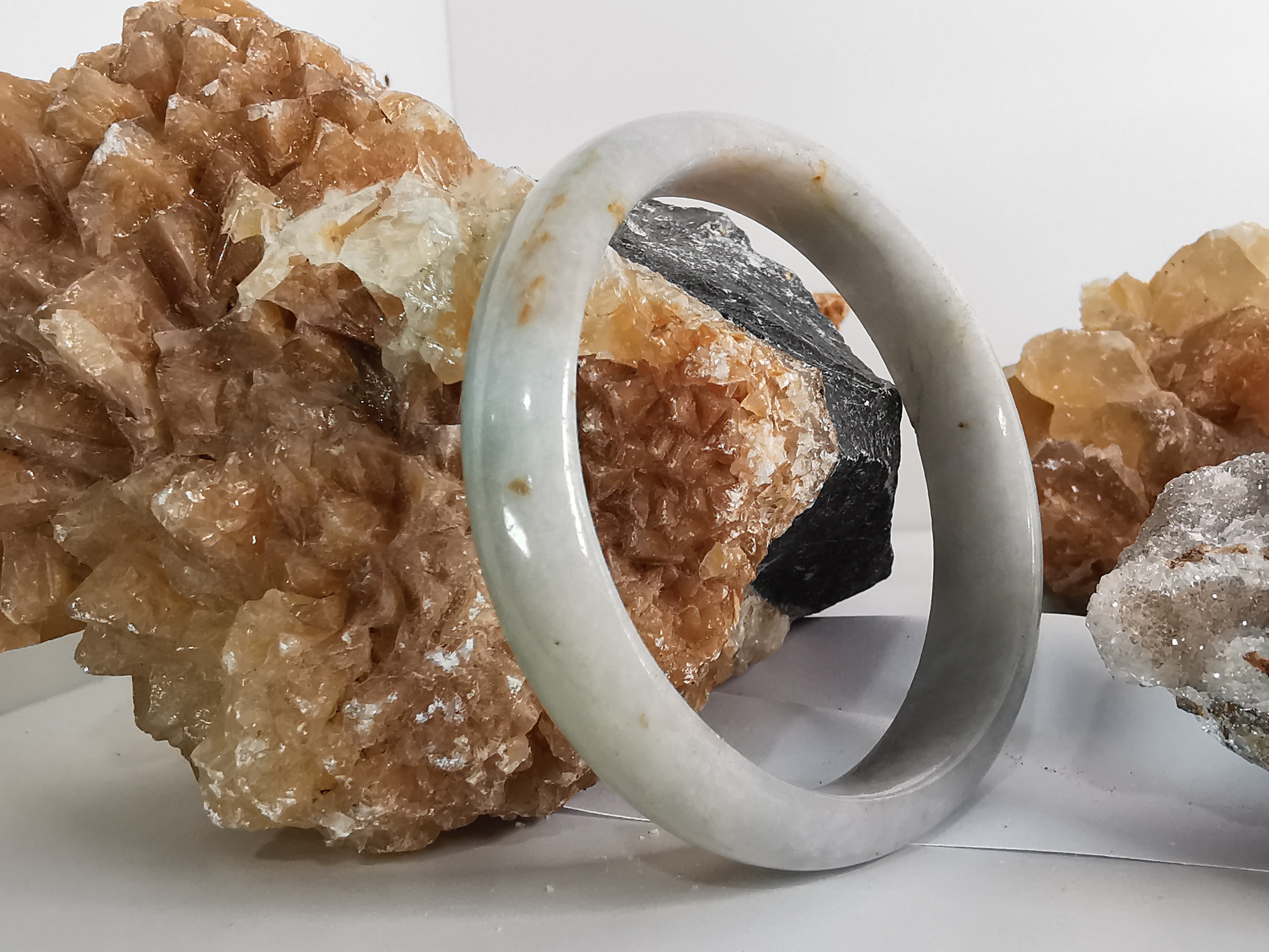 White Green Yellow Jade Bangle กำไลหยกเจไดต์แท้ Diameter/ เส้นผ่านศูนย์กลางด้านใน 56 mm.