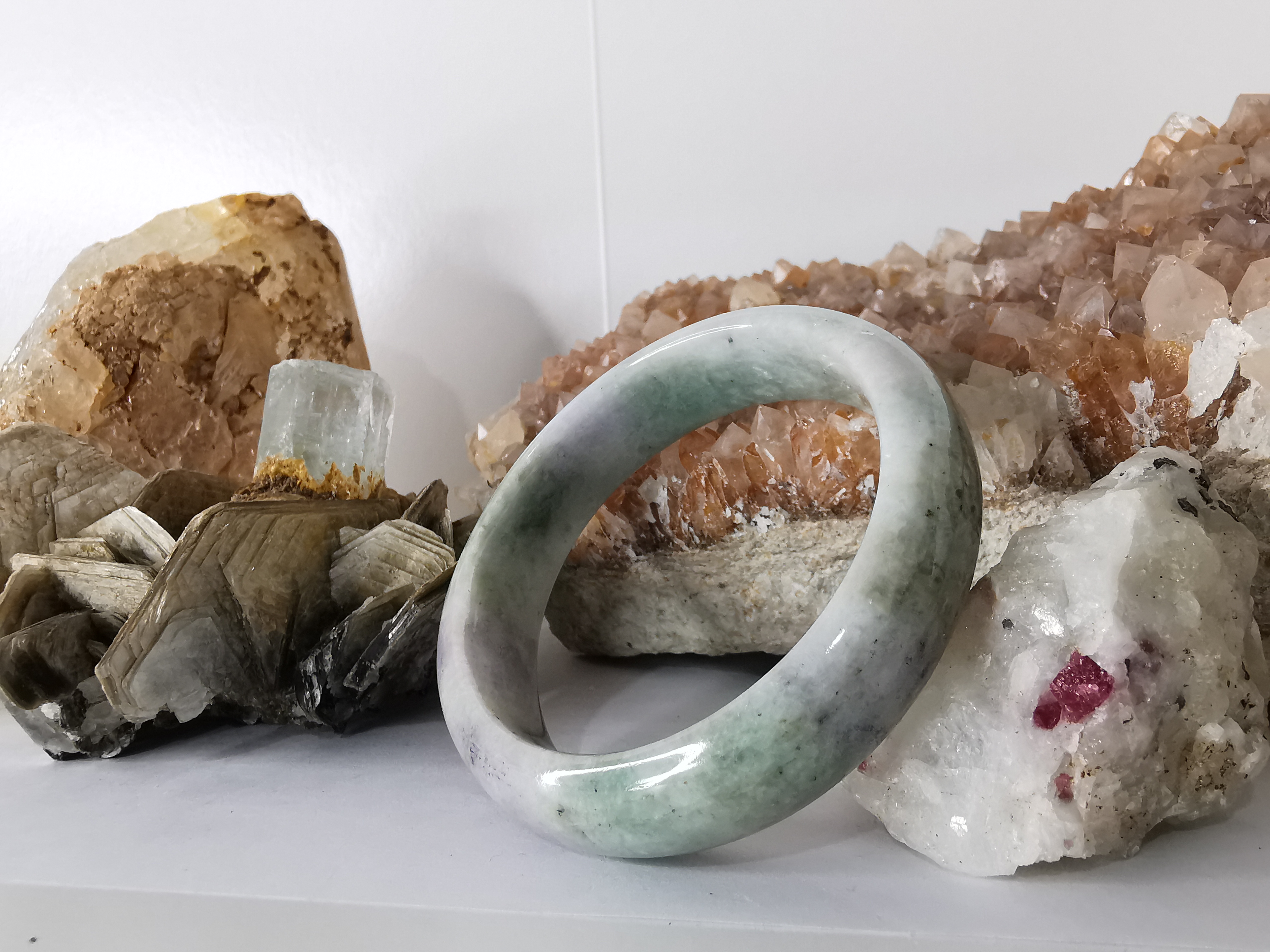 Violet Green Yellow Jade Bangle กำไลหยกเจไดต์แท้ Diameter/ เส้นผ่านศูนย์กลางด้านใน 56 mm.