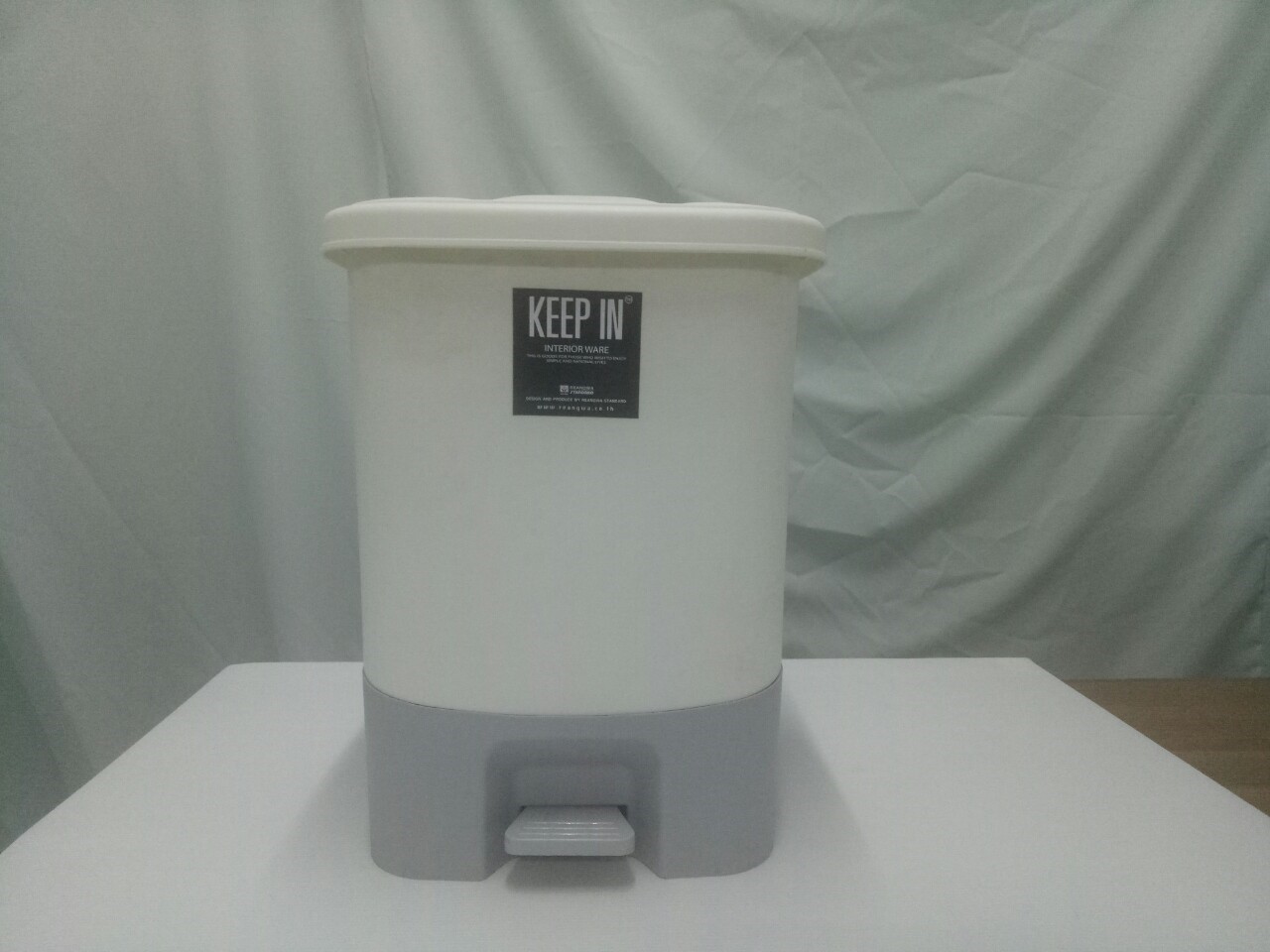 ถังขยะเท้าเหยียบ ทรงเหลี่ยม 16 ลิตร