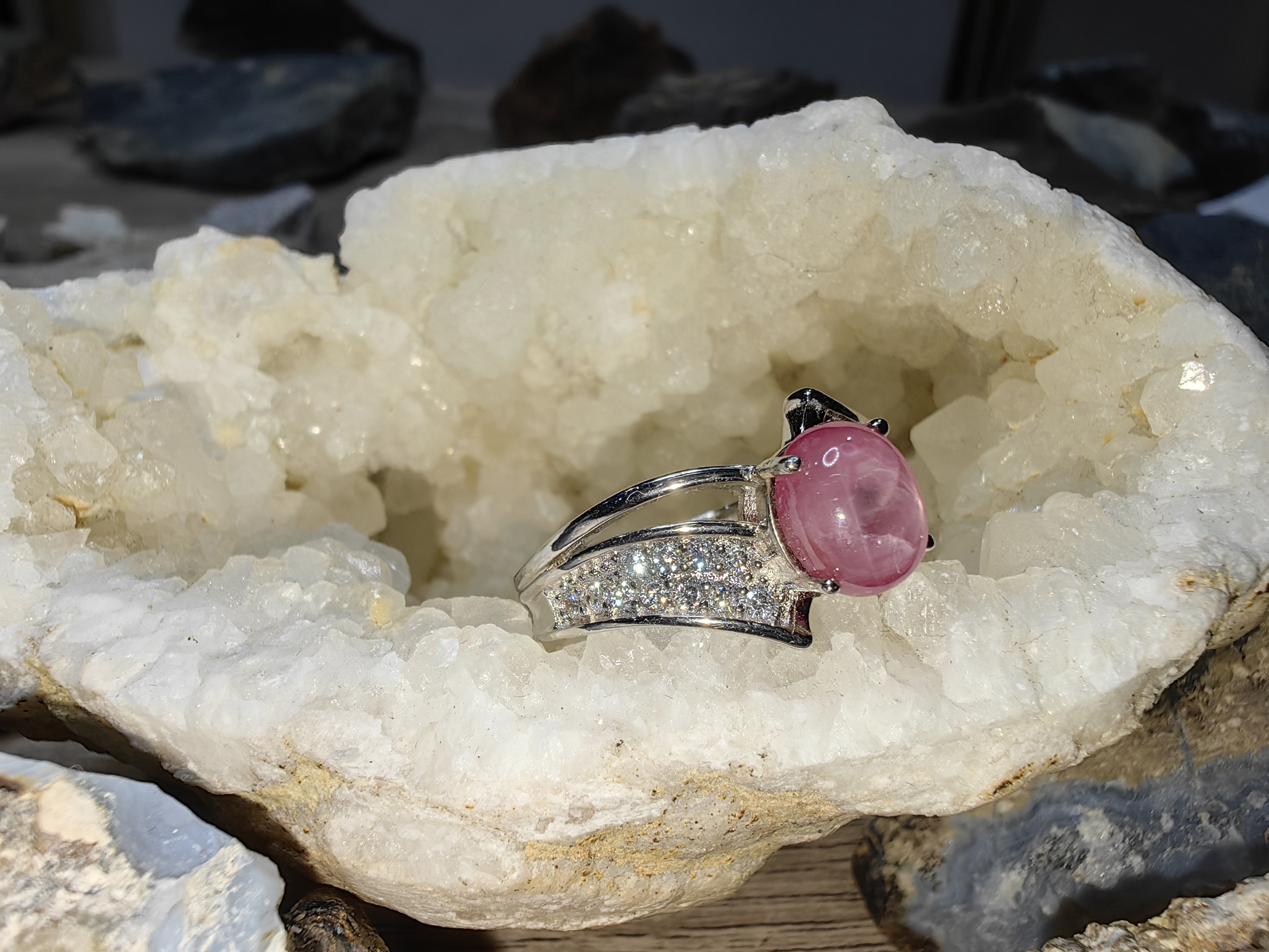 แหวนทับทิมสตาร์ล้อมเพชรสวิส Star Ruby Swiss Diamond Ring