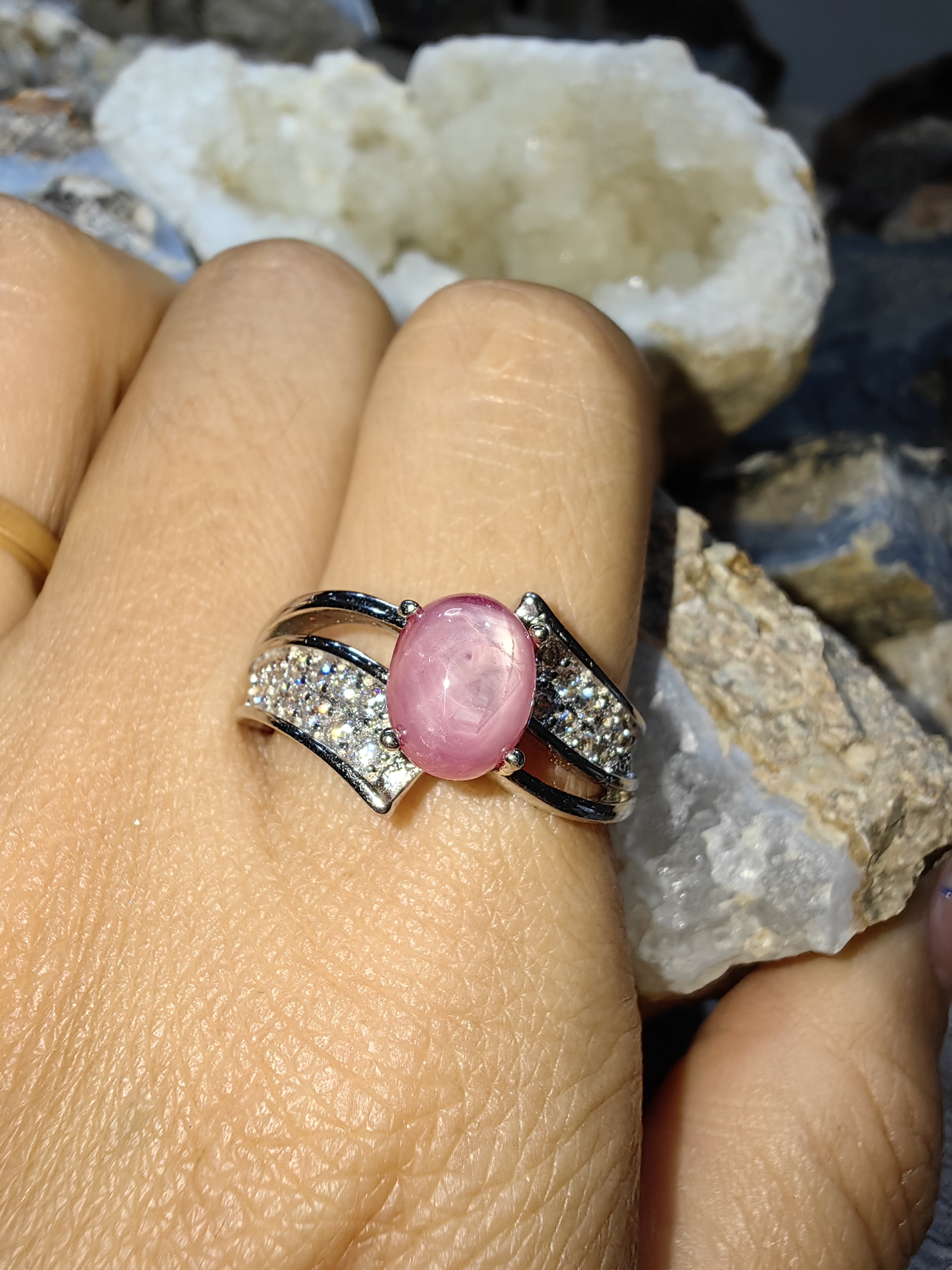 แหวนทับทิมสตาร์ล้อมเพชรสวิส Star Ruby Swiss Diamond Ring