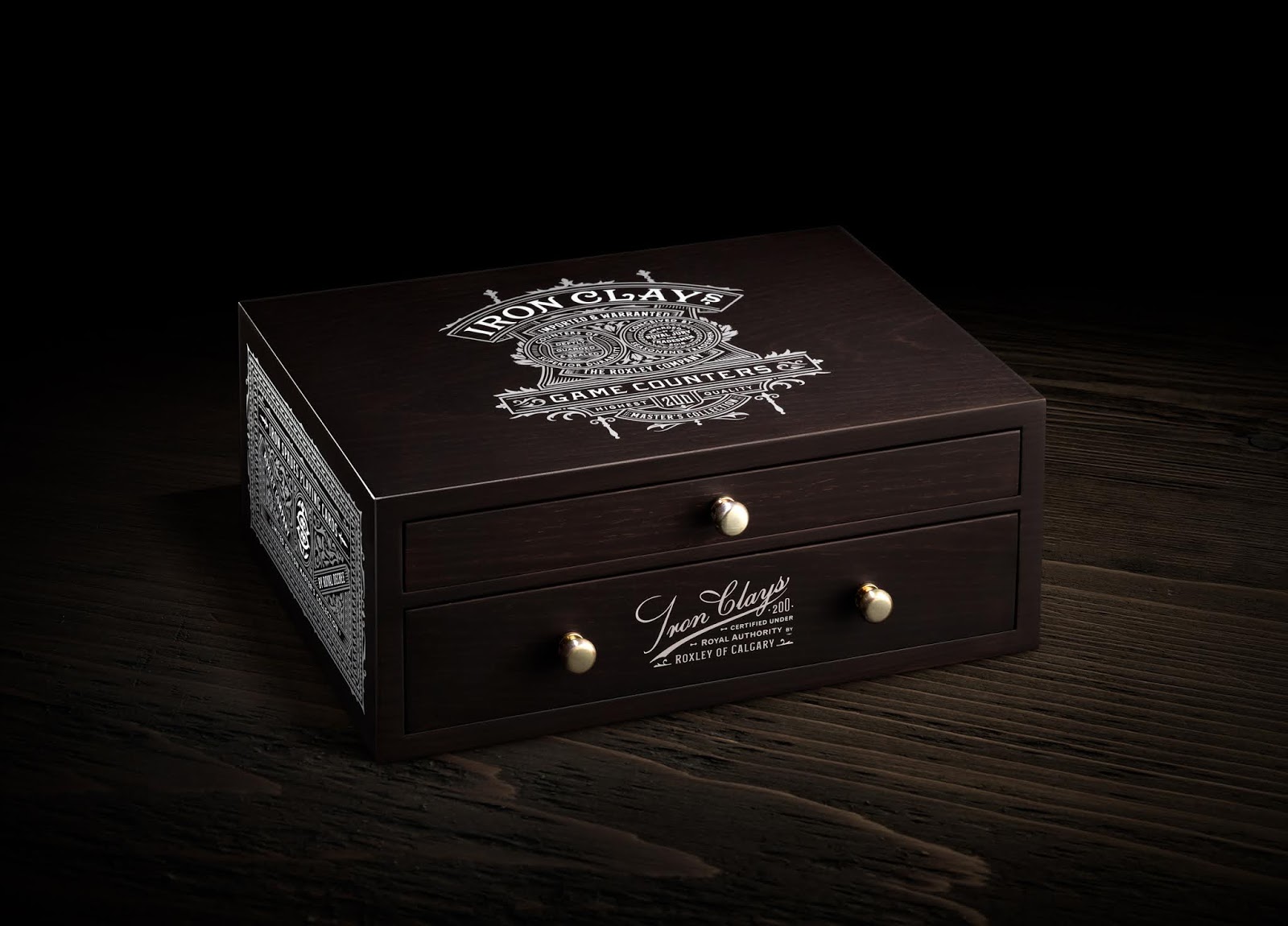 Iron Clays 200 Wooden Chest (Oak)