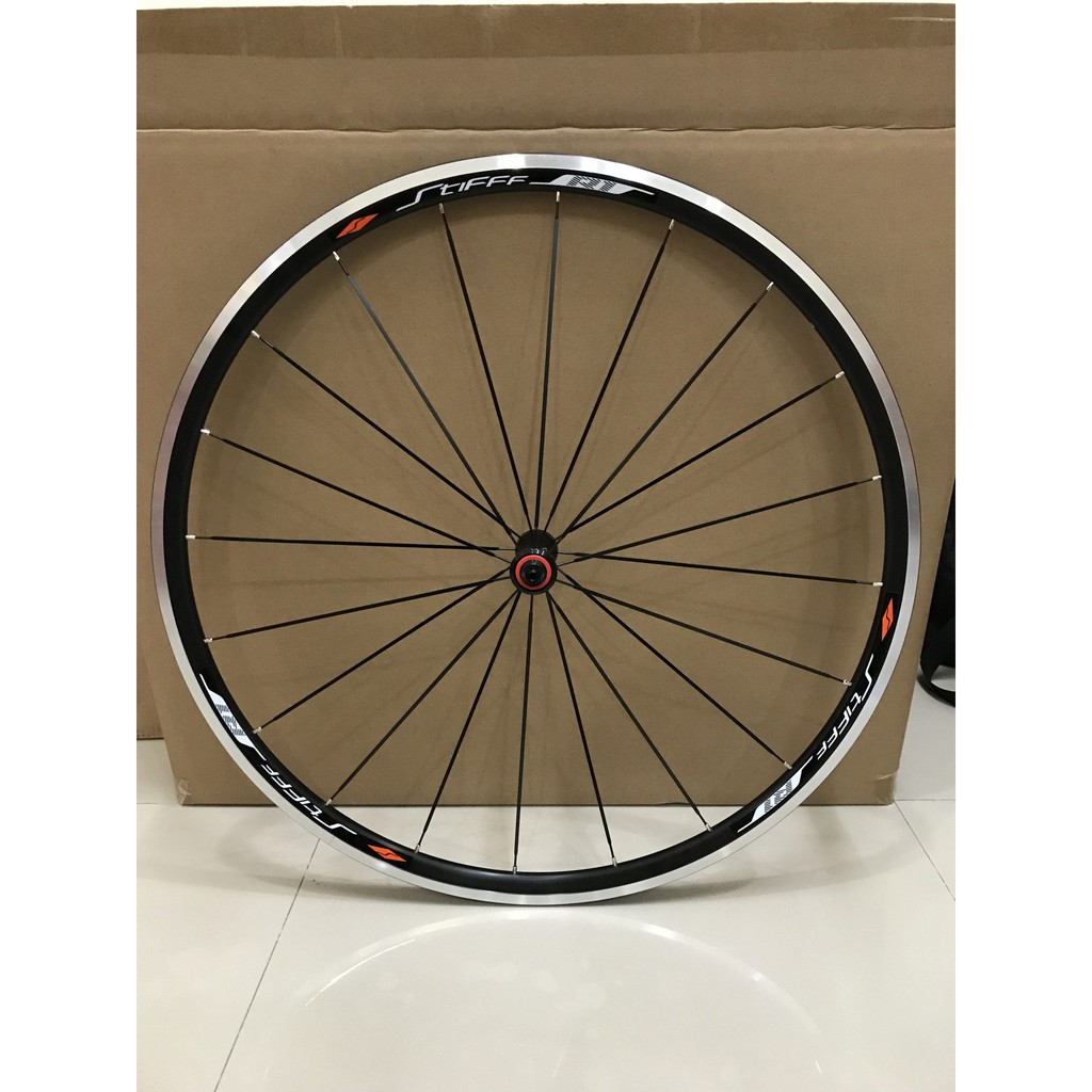 ล้อเสือหมอบ Stifff R1 700c
