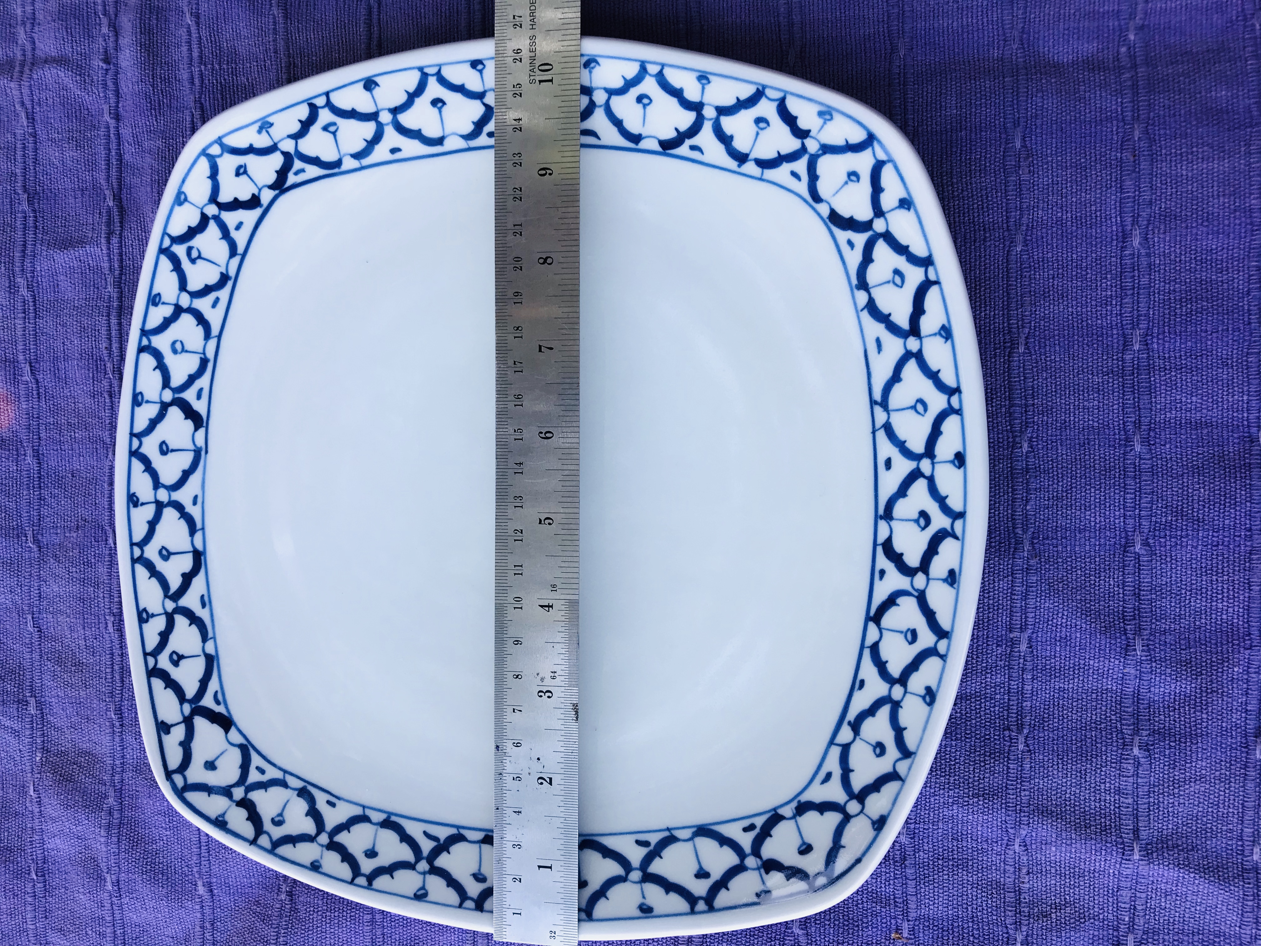 จานลายไทยสี่เหลี่ยมจตุรัส10*10"