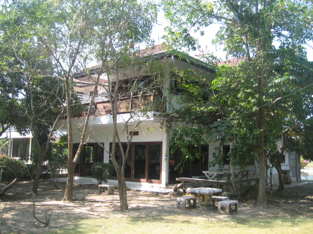 บ้านพักหาดชะอำ 3 ห้องนอน 2 ห้องนอน 5 ห้องนอน