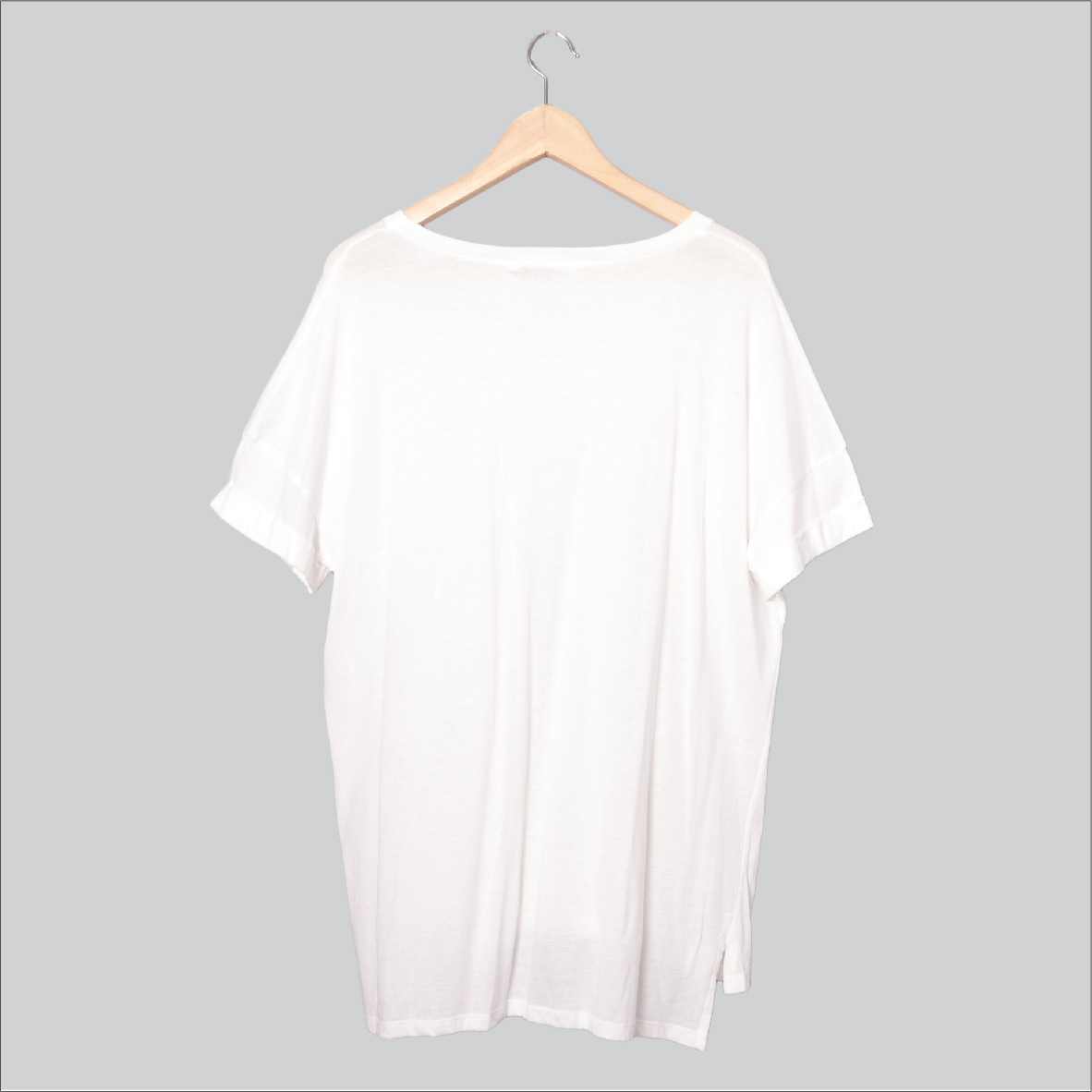 G 160035 เสื้อยืด (แขนสั้น) PULL&BEAR ราคาเช่า 40 บาท ต่อ 1 วัน