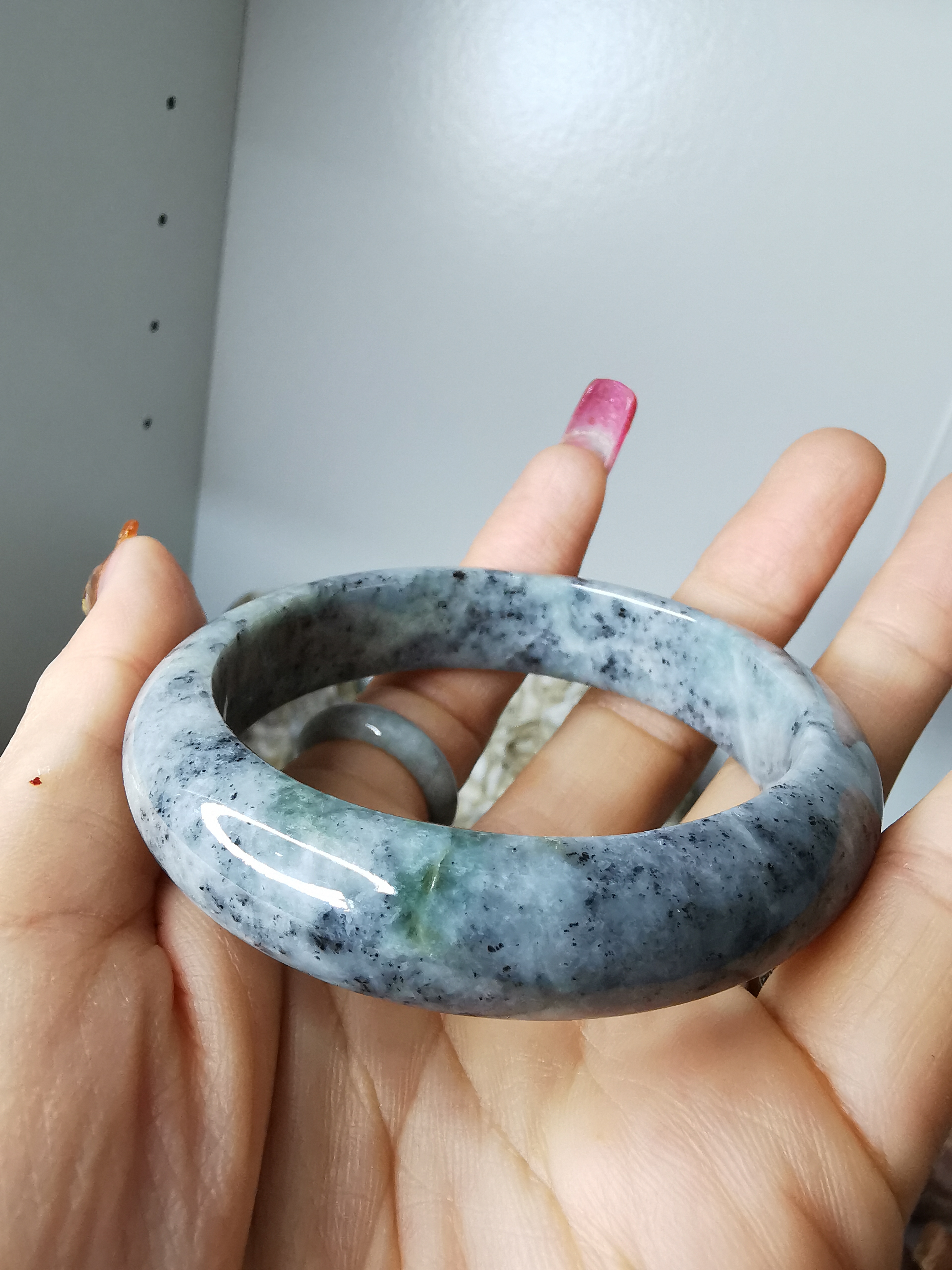 Grey Black Green Jade Bangle กำไลหยกเจไดต์แท้ Diameter/ เส้นผ่านศูนย์กลางด้านใน 55 mm.