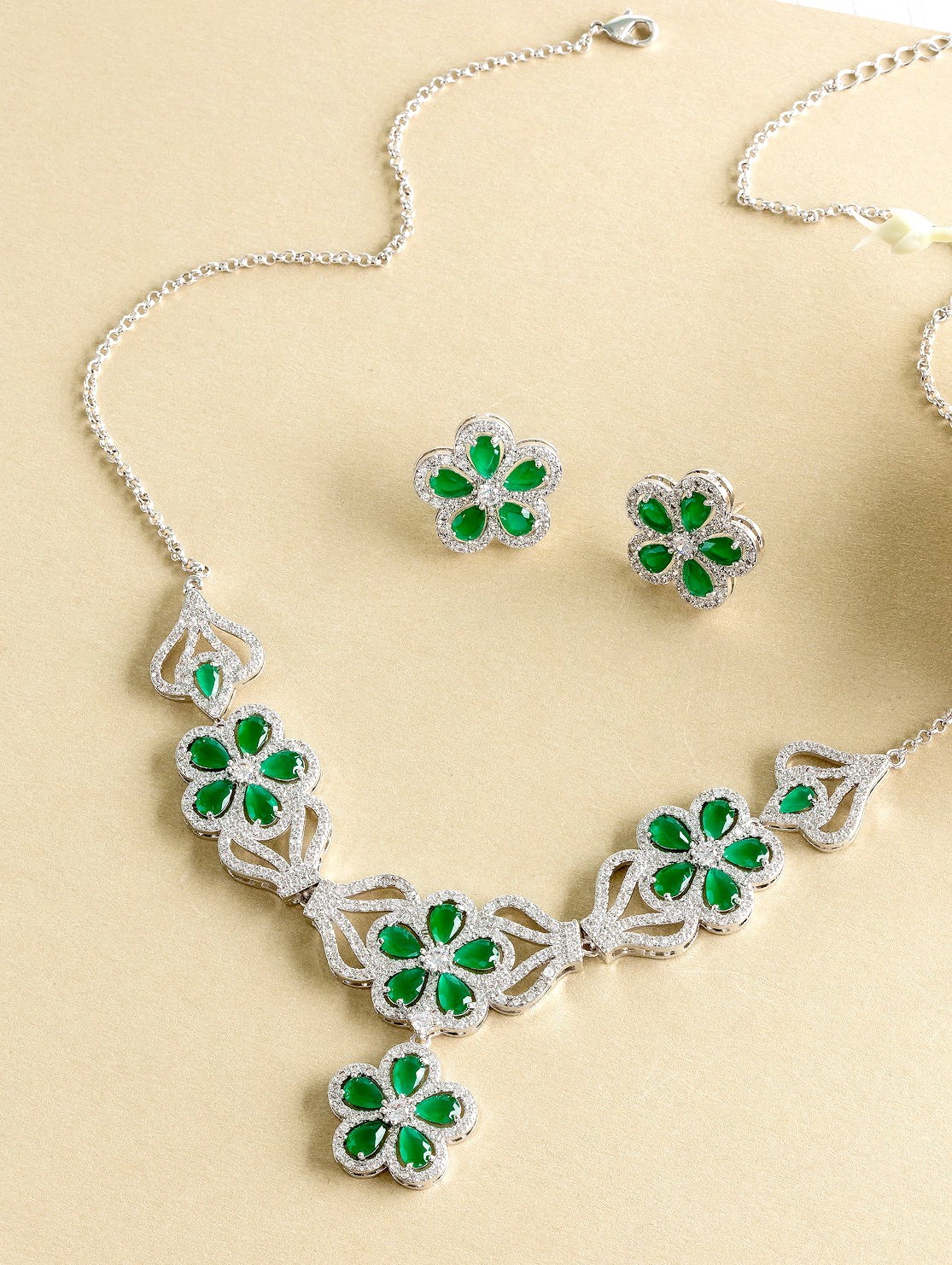 EMERALD DIAMOND JEWELRY 18K WHITE GOLD NECKLACE EARRING สร้อยคอ ต่างหู มรกต ล้อมเพชร ทอง 18K Pre-order