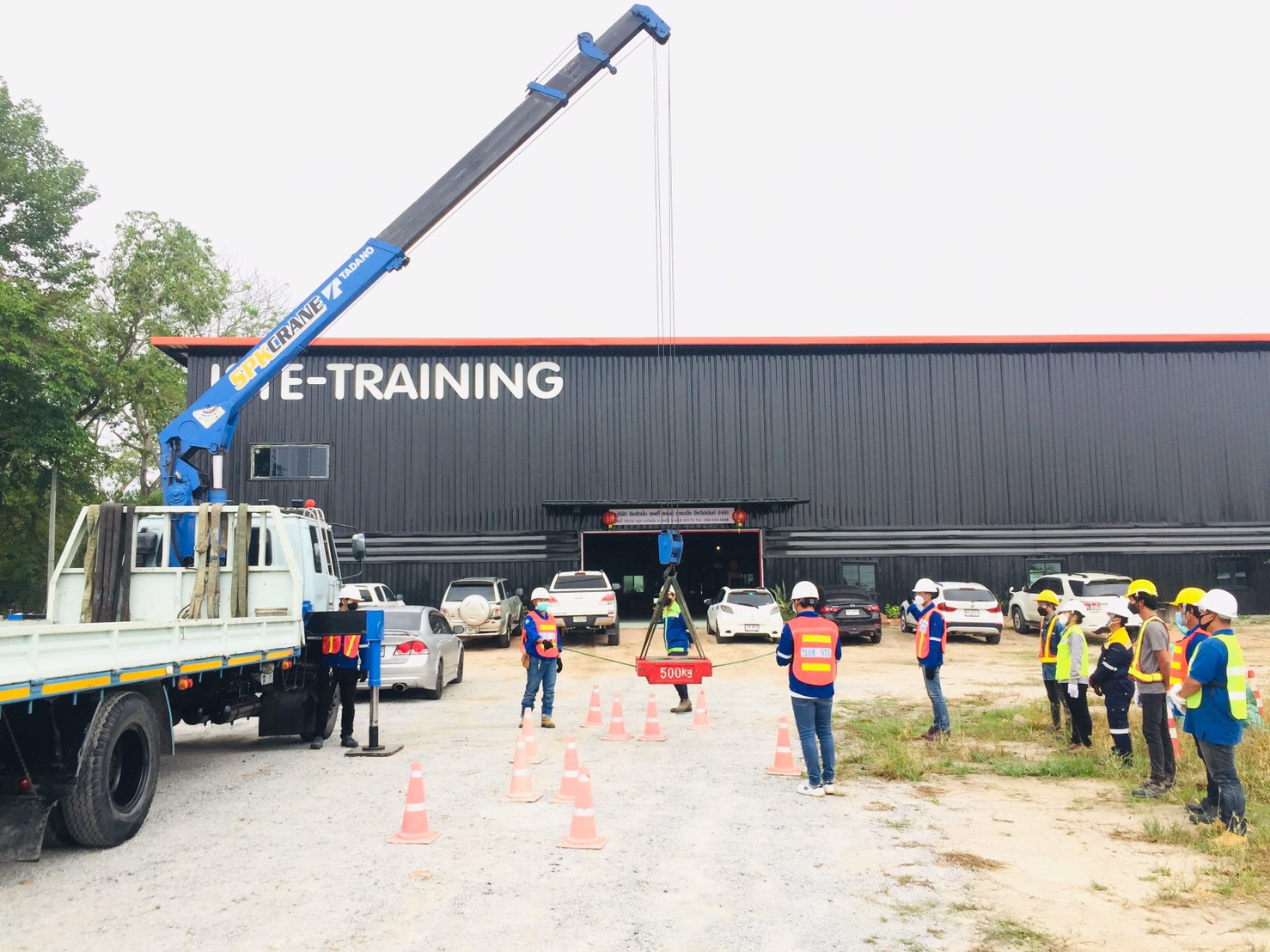อบรมหลักสูตรเครน 4 ผู้ หลักสูตร ผู้บังคับปั้นจั่น ผู้ให้สัญญาณแก่ผู้บังคับปั้นจั่น ผู้ยึดเกาะวัสดุ และผู้ควบคุมการใช้ปั้นจั่น สำหรับปั้นจั่นชนิดเคลื่อนที่ กฎหมายใหม่ อบรม Public บาท / ท่าน อบรมเครนหลักสูตร ภาษาอังกฤษ