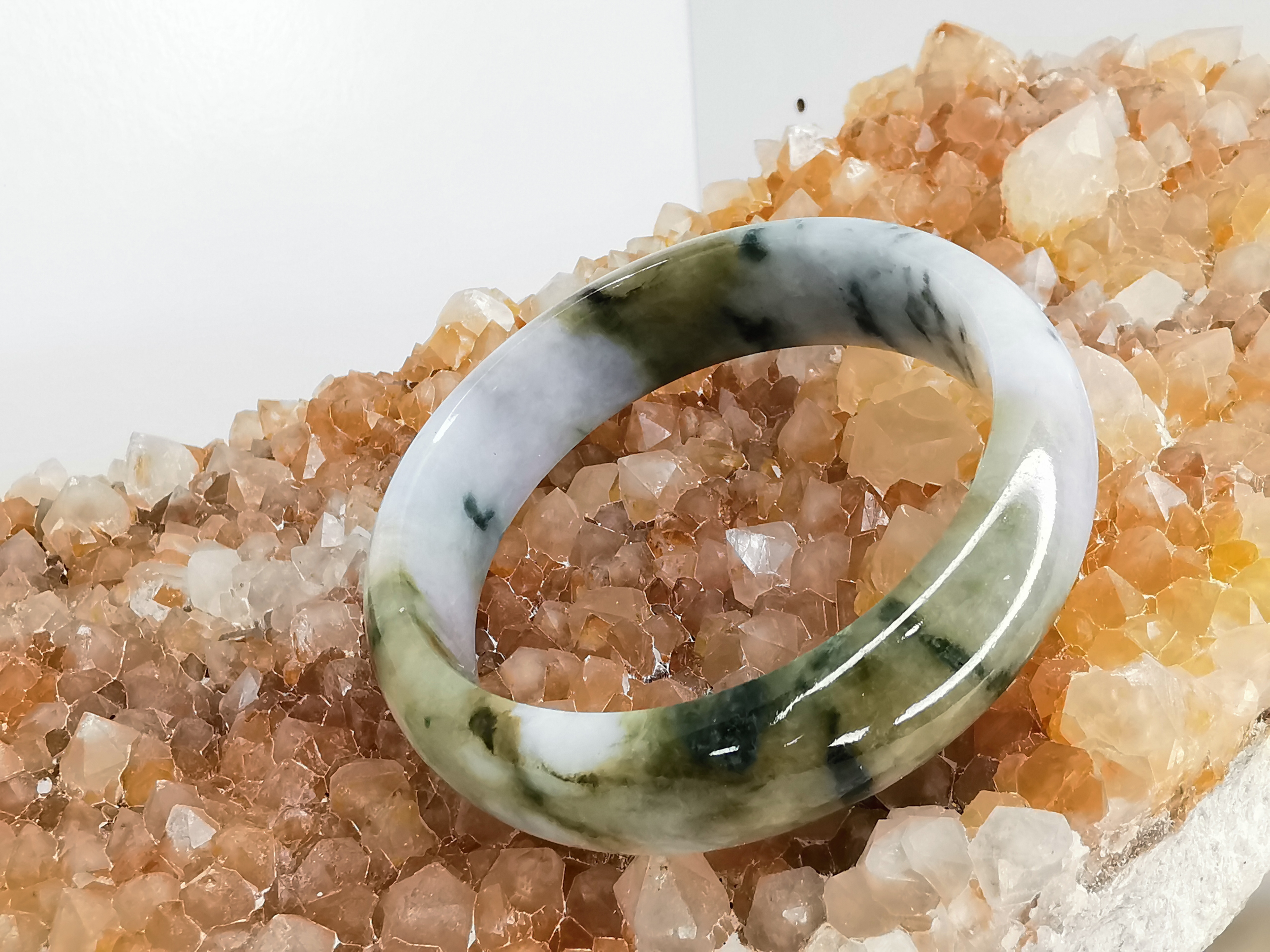 Blue Green Yellow White Jade Bangle กำไลหยกเจไดต์แท้ Diameter/ เส้นผ่านศูนย์กลางด้านใน 53 mm.