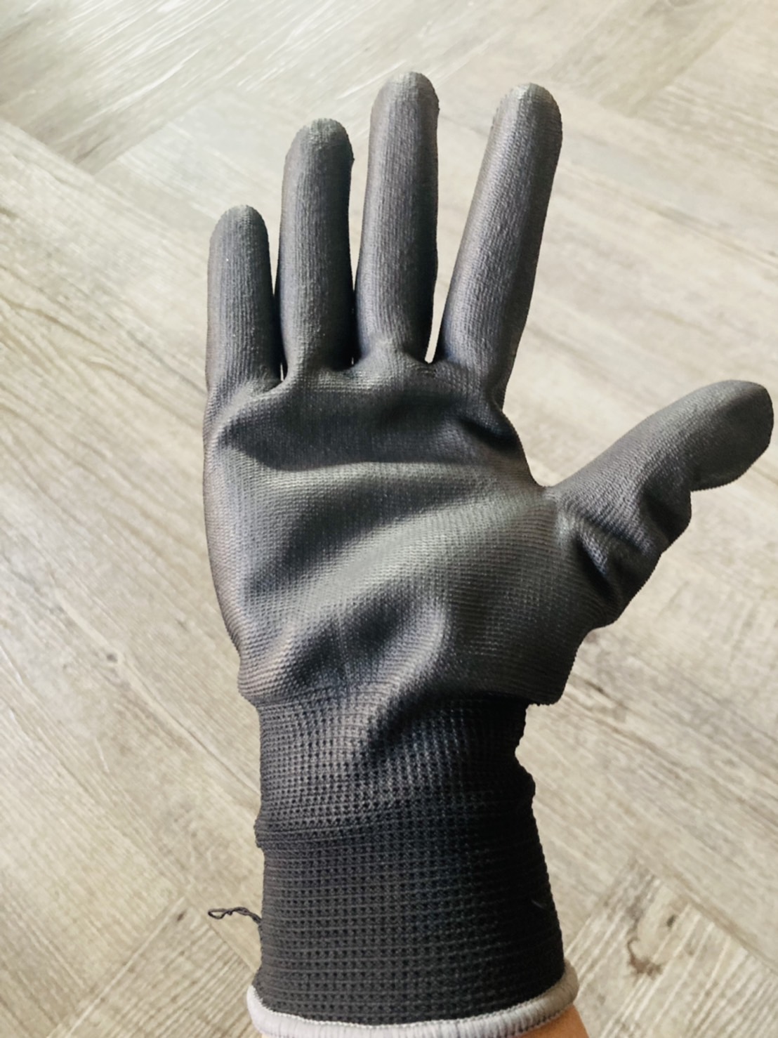 G 220527 ถุงมือช่าง เคลือบสีดำ ราคาเช่า 30 บาท ต่อ 1 วัน