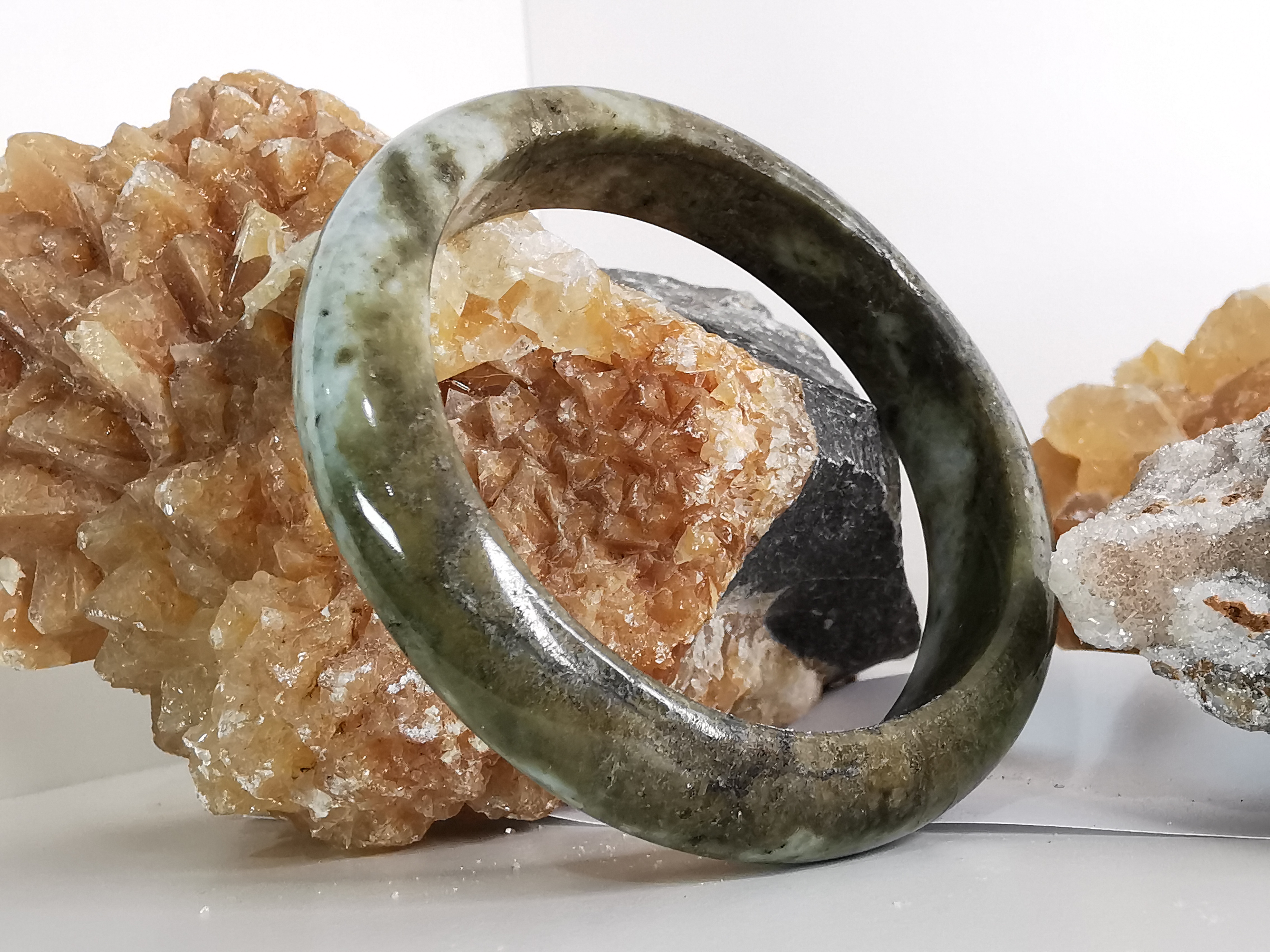 Green White Brown Jade Bangle กำไลหยกเจไดต์แท้ Diameter/ เส้นผ่านศูนย์กลางด้านใน 58 mm.