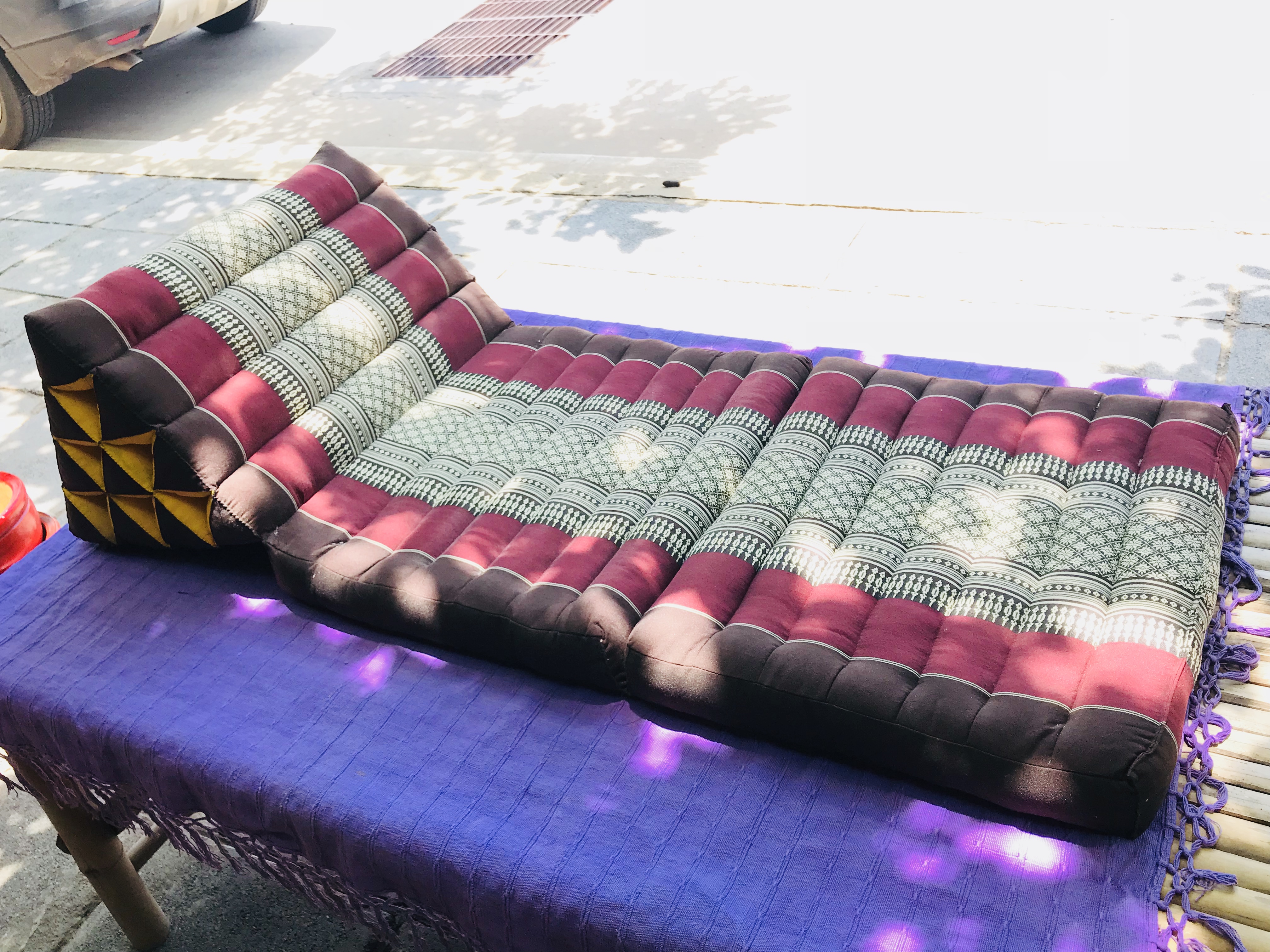 หมอนอิงสามเหลี่ยม+เบาะพับ2ตอน