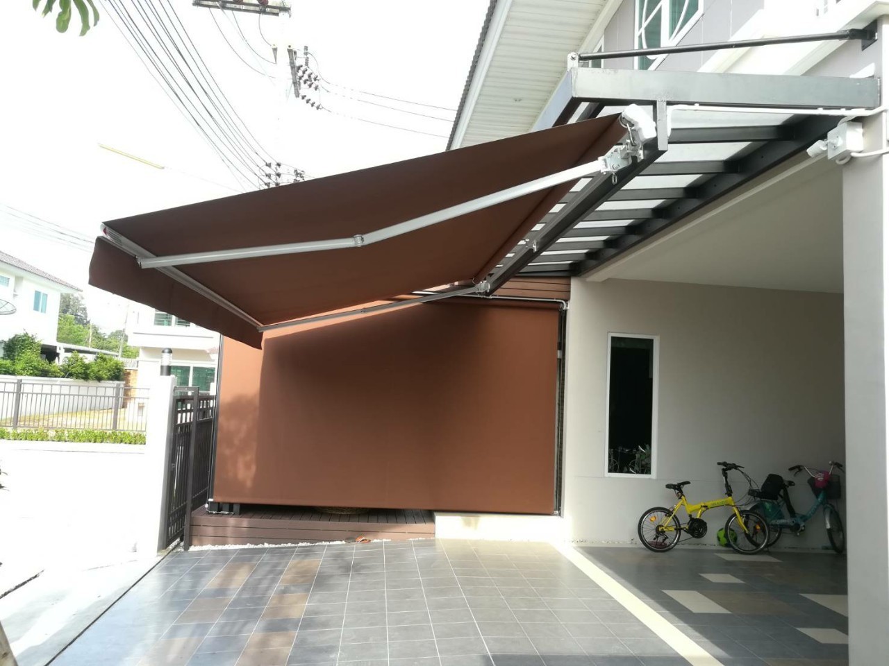 ผ้าใบพับเก็บได้/แนวดิ่ง มือหมุน-หมุนอัตโนมัติ