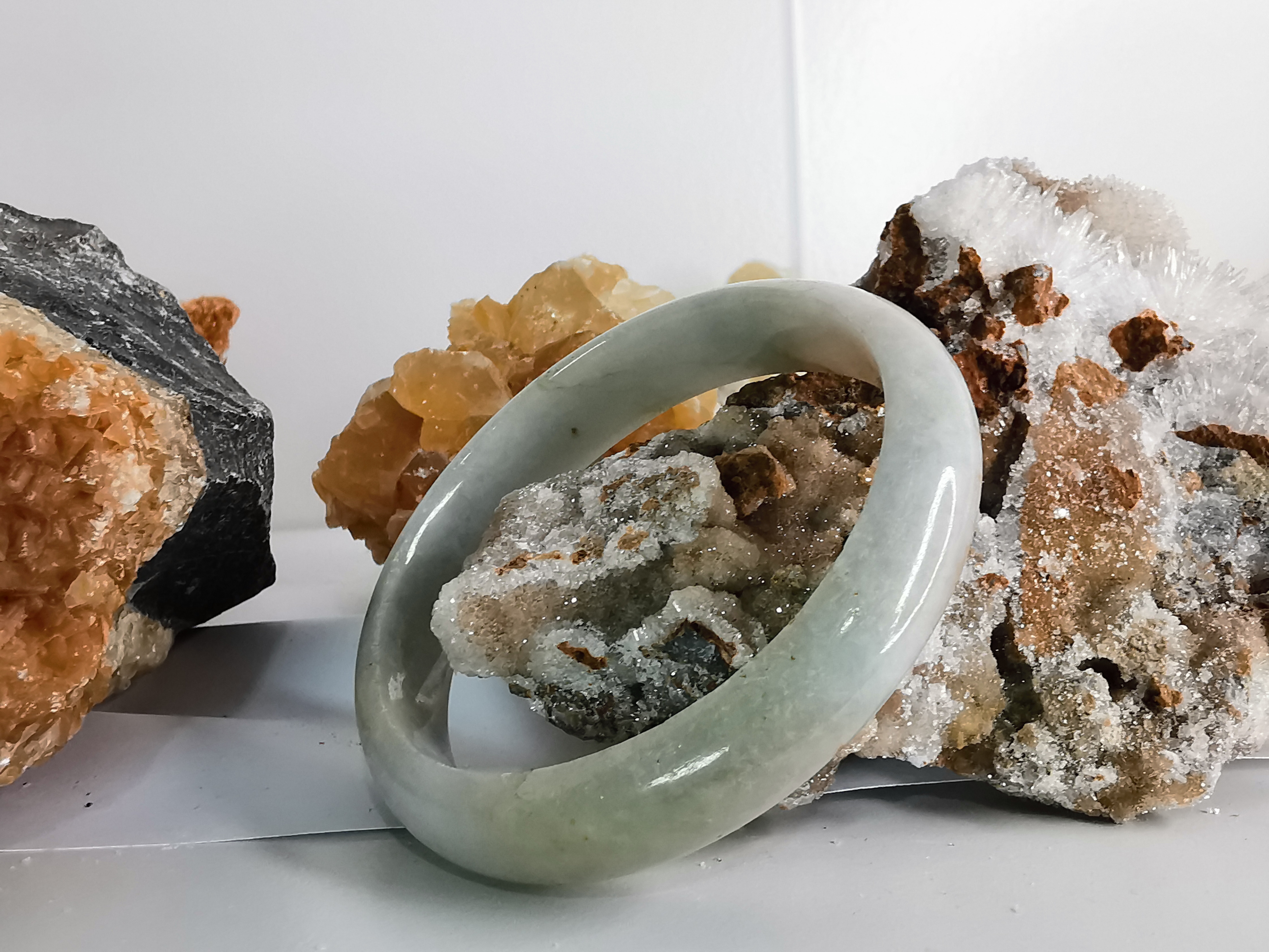 White Green Yellow Jade Bangle กำไลหยกเจไดต์แท้ Diameter/ เส้นผ่านศูนย์กลางด้านใน 56 mm.