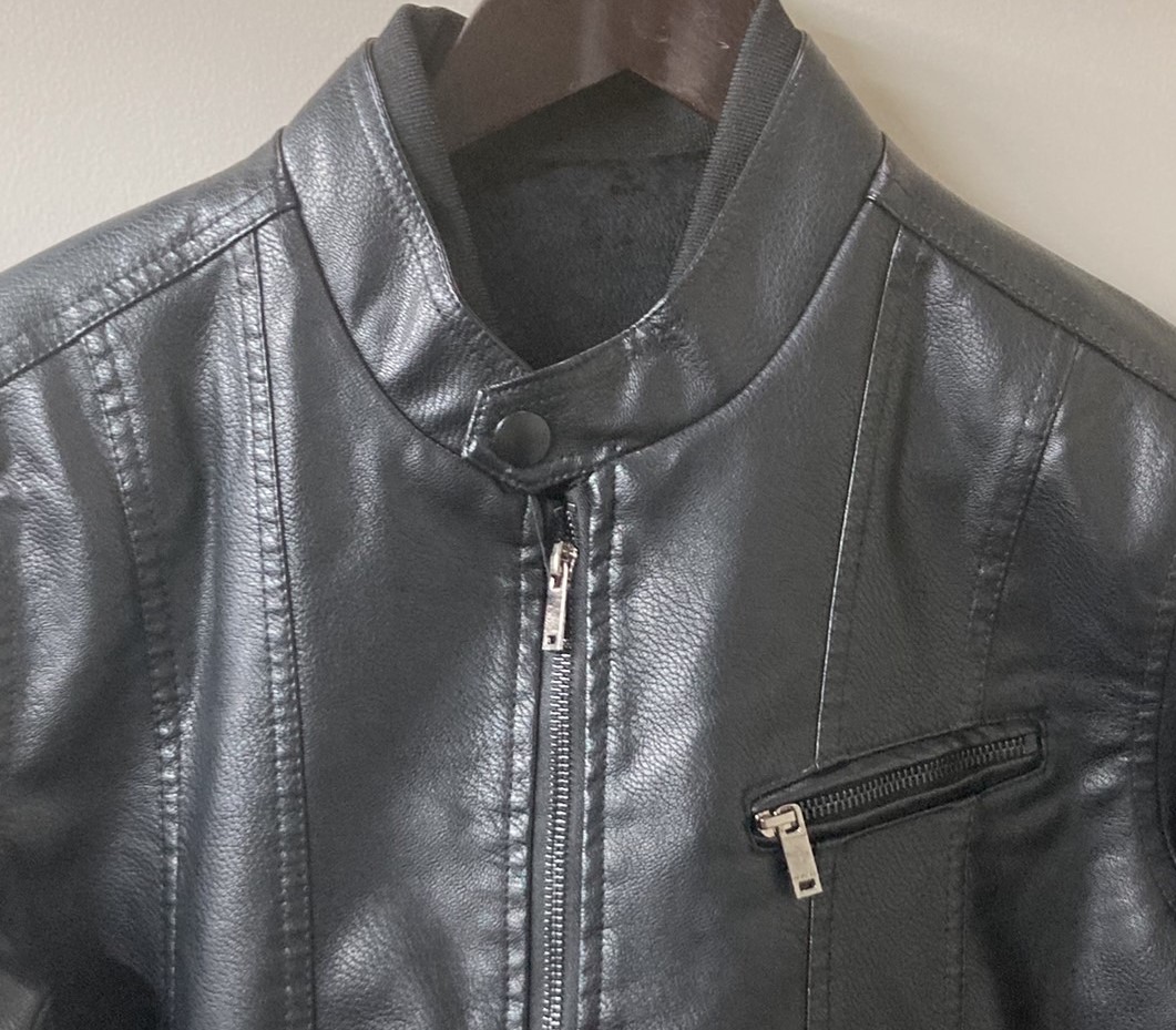 G 220081 เสื้อแจ็คเก็ตหนัง ราคาเช่า 50 บาท ต่อ 1 วัน