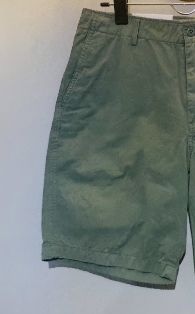 G 210067 กางเกงขาสั้นสีเขียวขี้ม้า Uniqlo ราคา 30 บาท 1 วัน