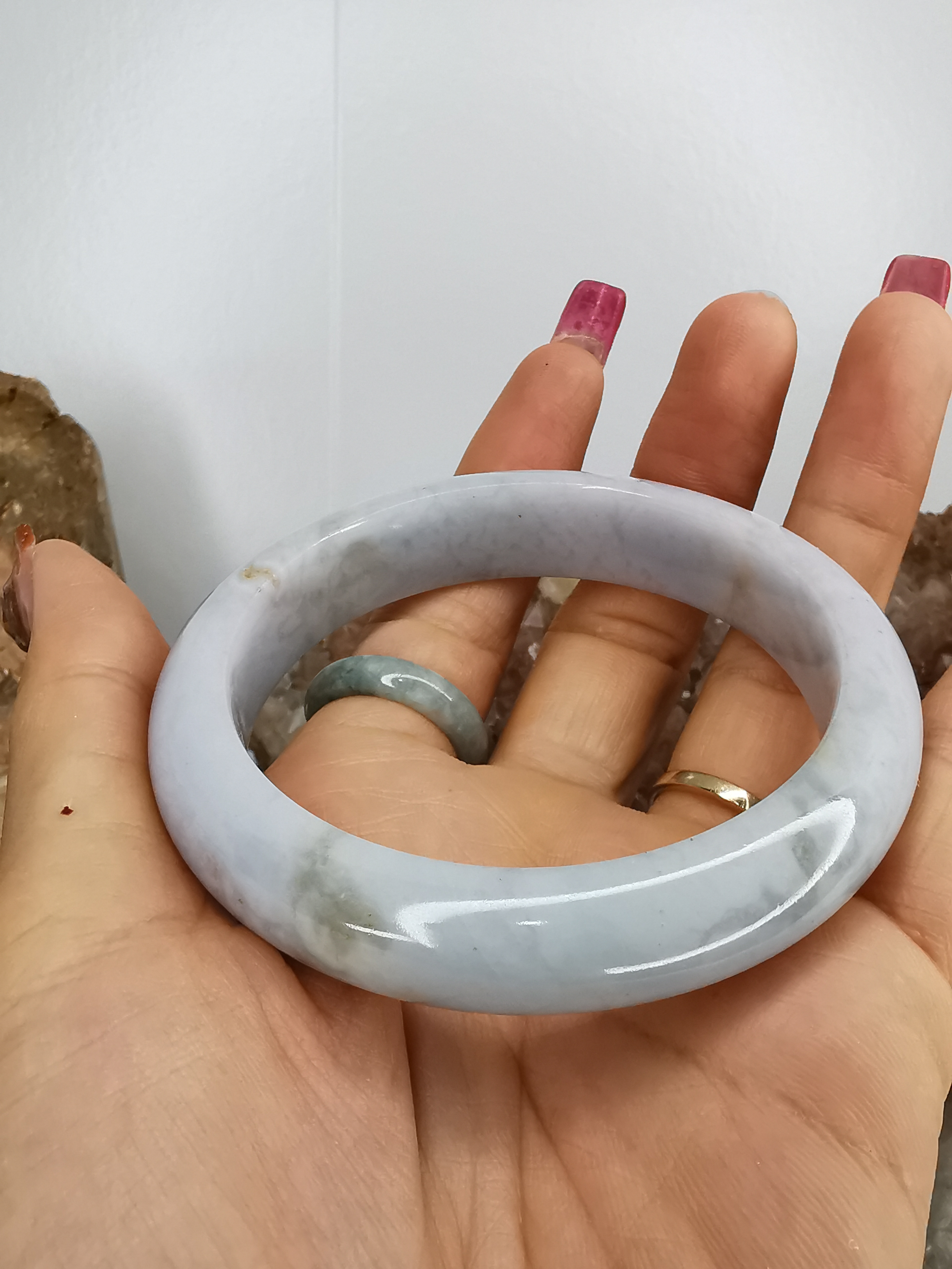 White Green Bangle กำไลหยกเจไดต์แท้ Diameter/ เส้นผ่านศูนย์กลางด้านใน 59 mm.