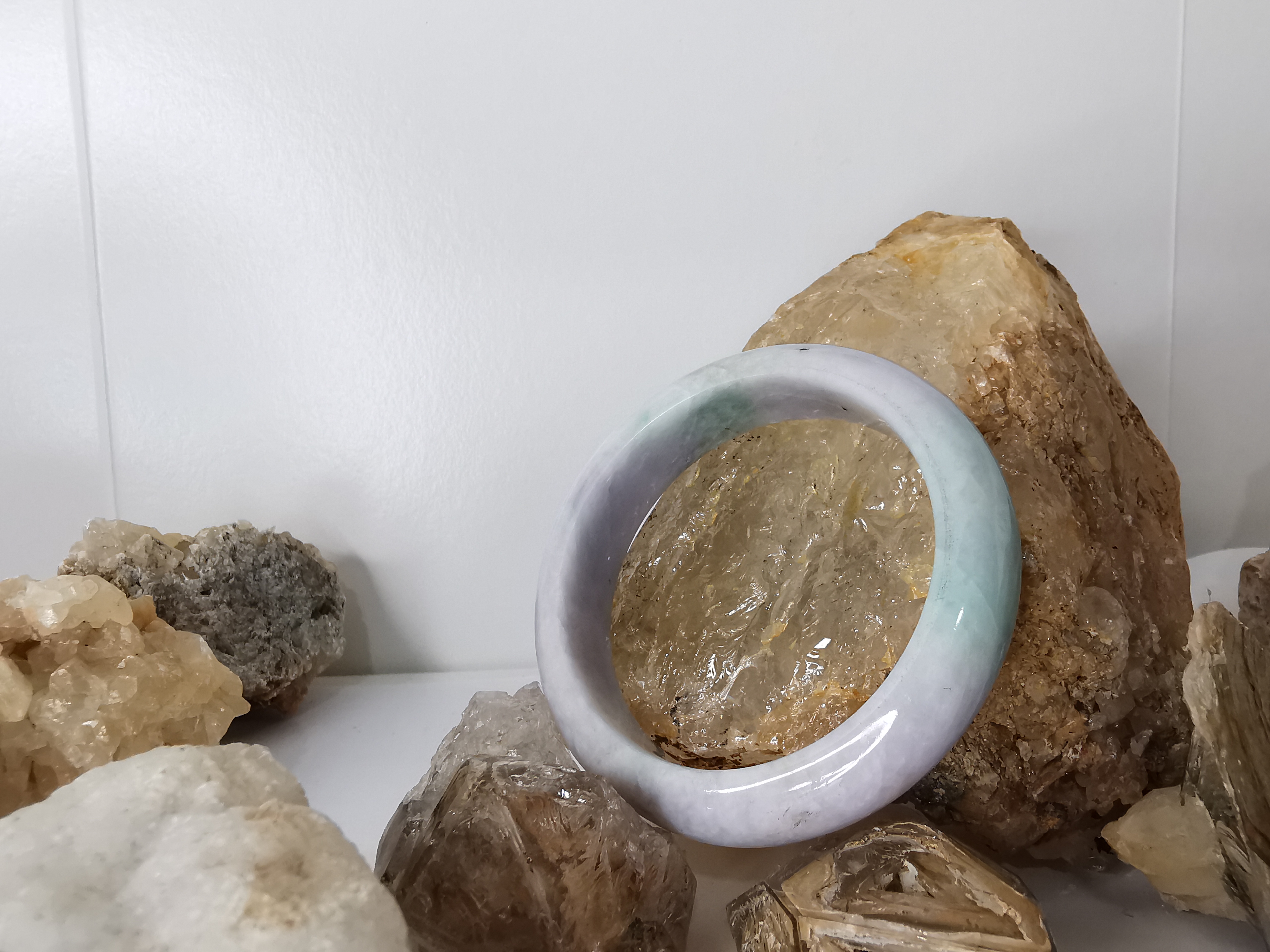 Violet Green Jade Bangle กำไลหยกเจไดต์แท้ Diameter/ เส้นผ่านศูนย์กลางด้านใน 58 mm.