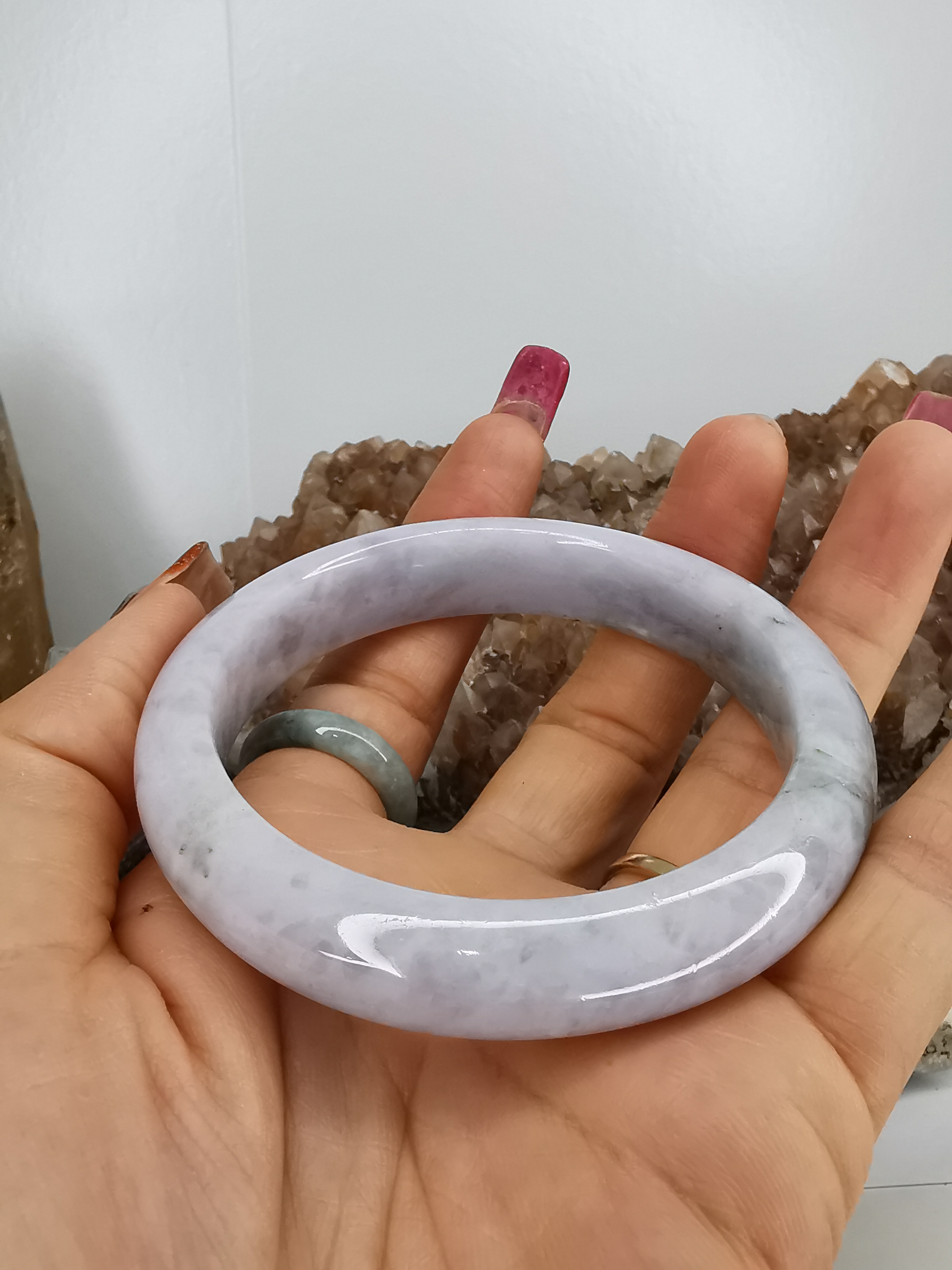 White Green Bangle กำไลหยกเจไดต์แท้ Diameter/ เส้นผ่านศูนย์กลางด้านใน 58 mm.